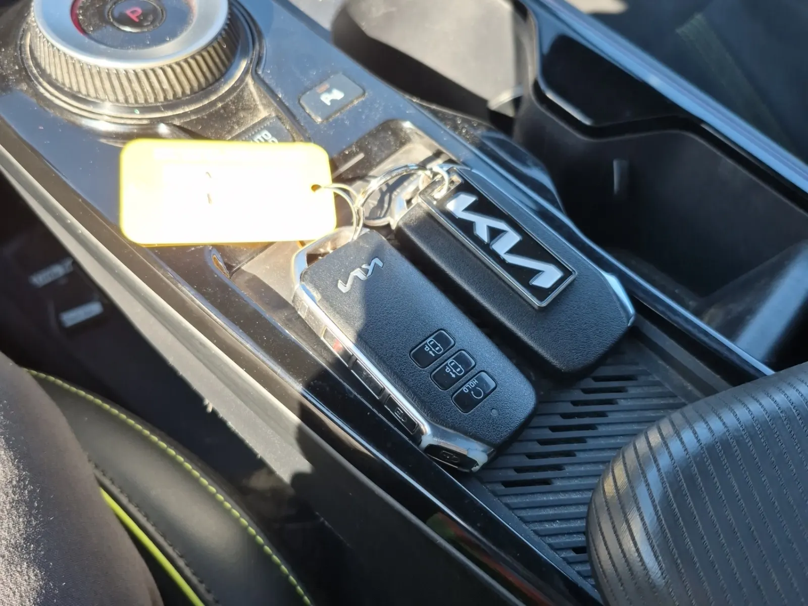 Keys/Fobs/Manual Photo