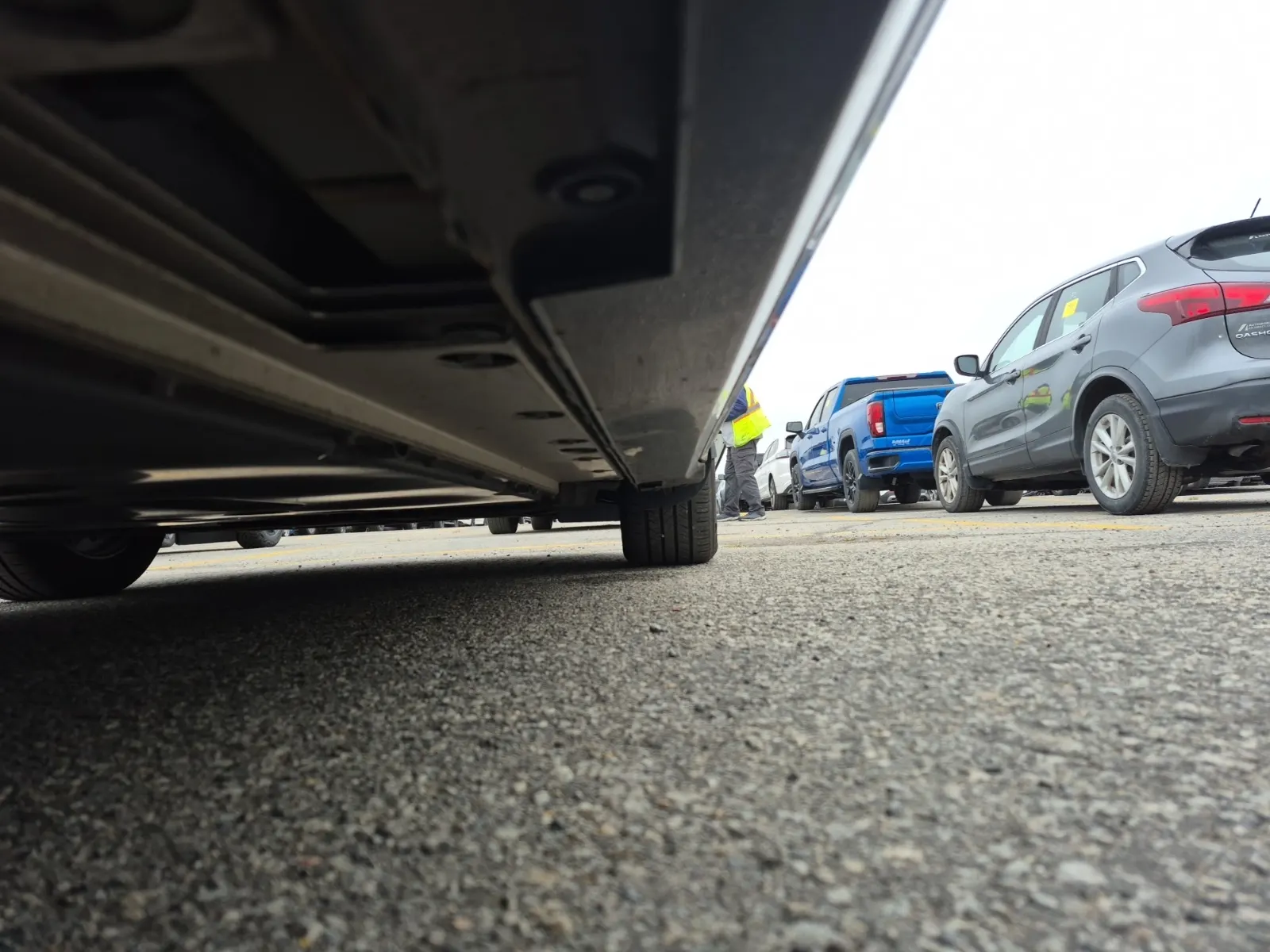Undercarriage - Passenger Photo