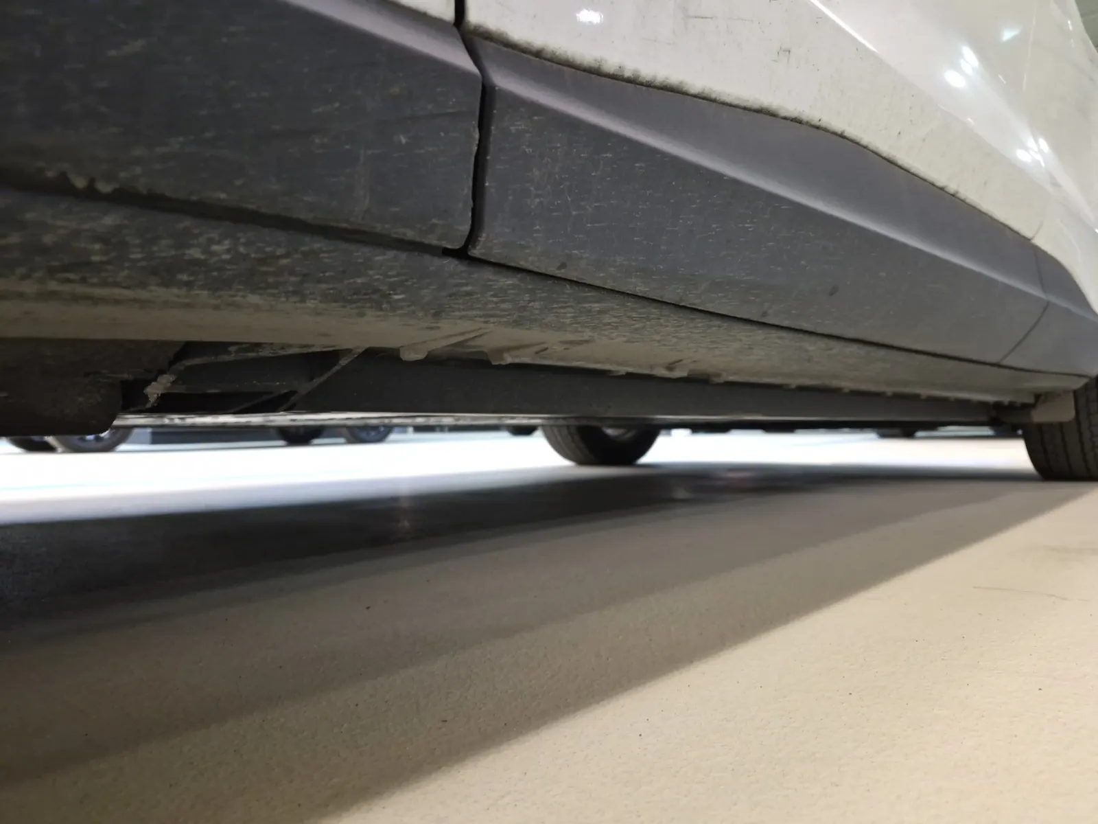 Undercarriage - Driver Photo