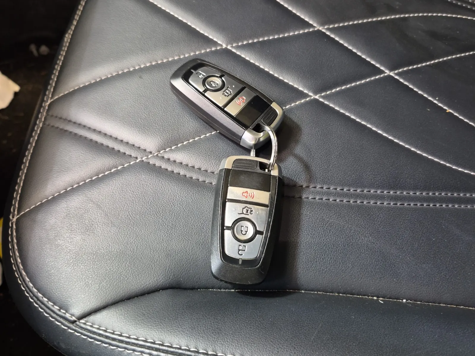 Keys/Fobs/Manual Photo