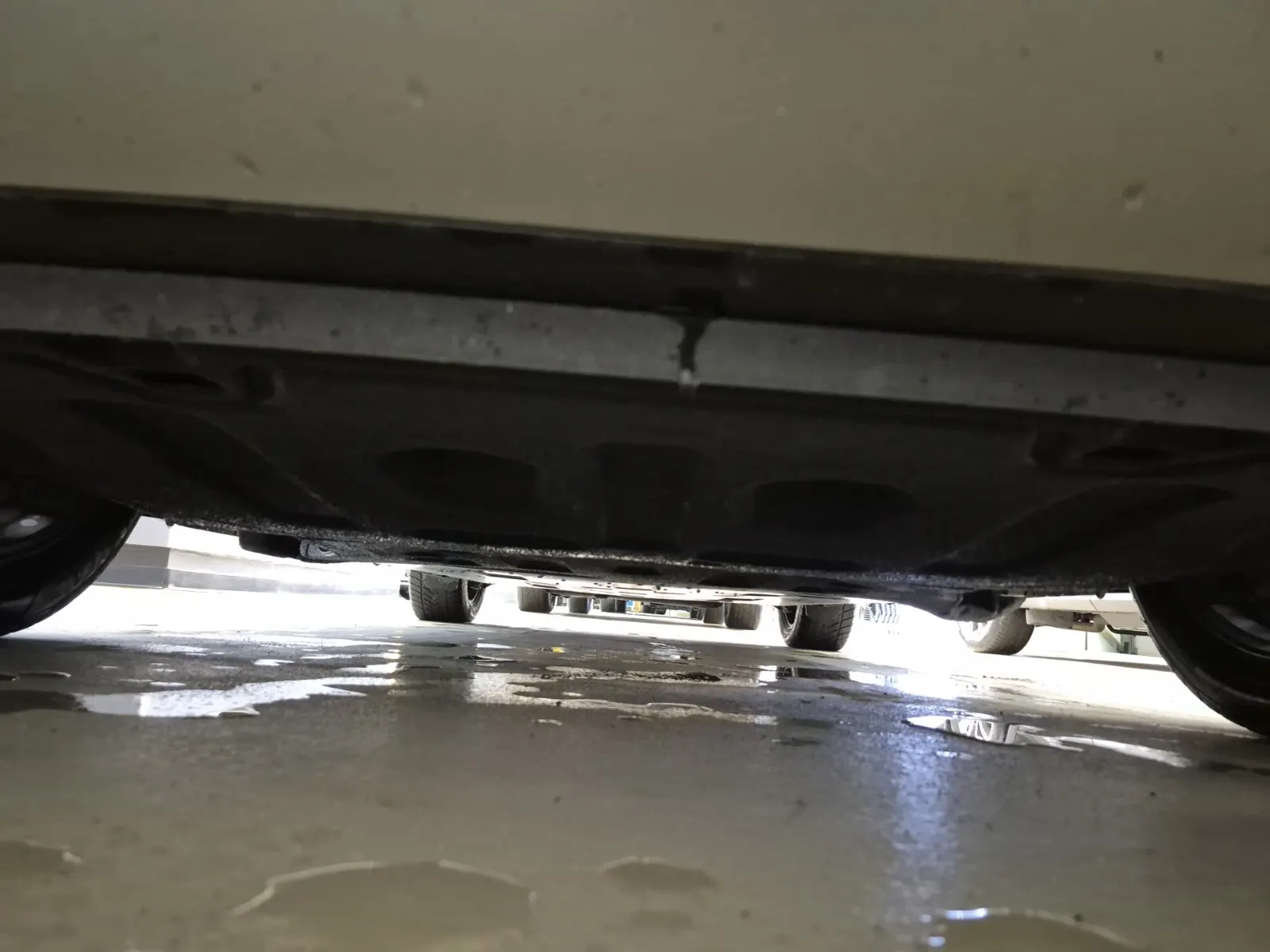 Undercarriage - Front Photo