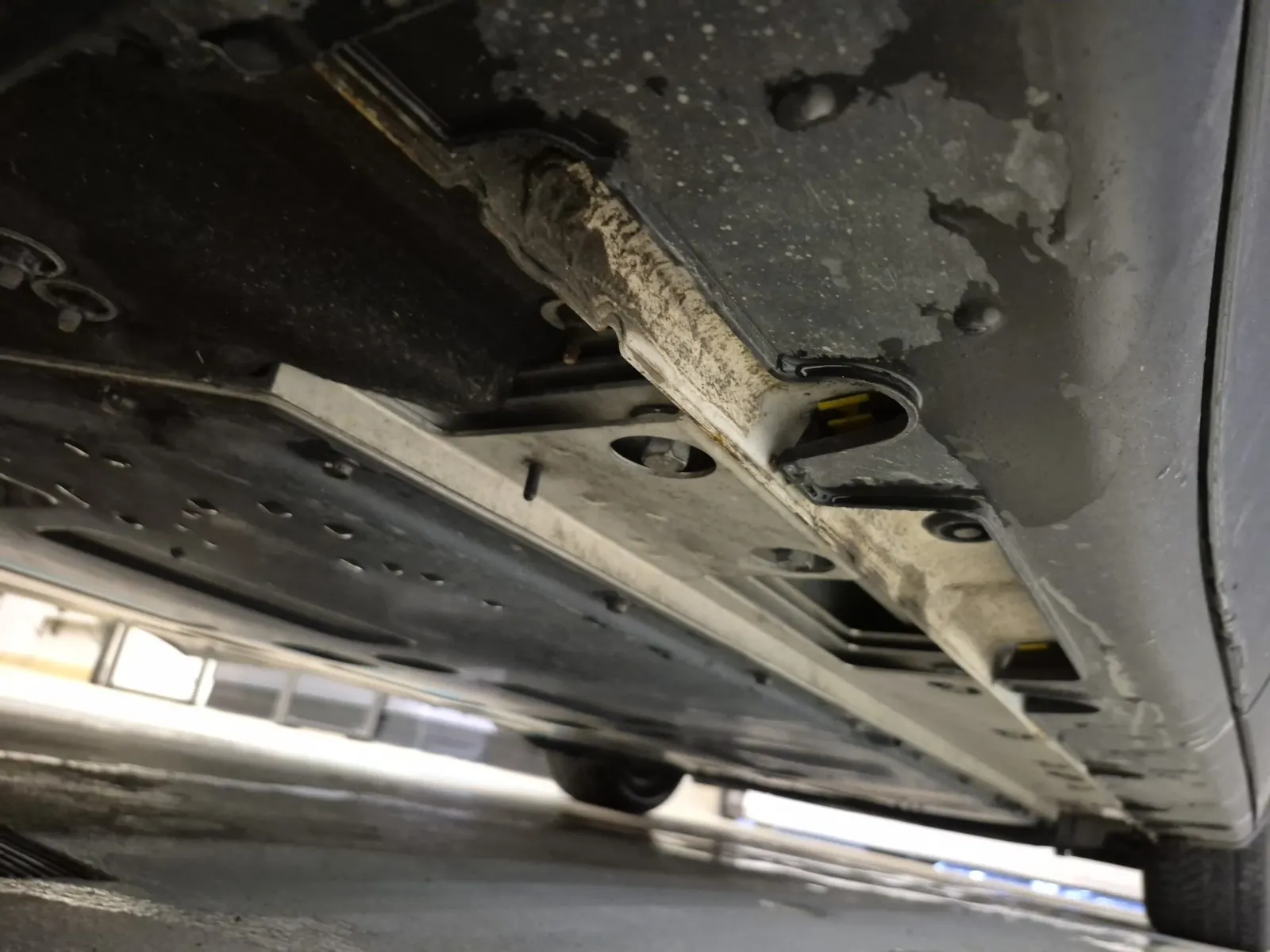 Undercarriage - Passenger Photo