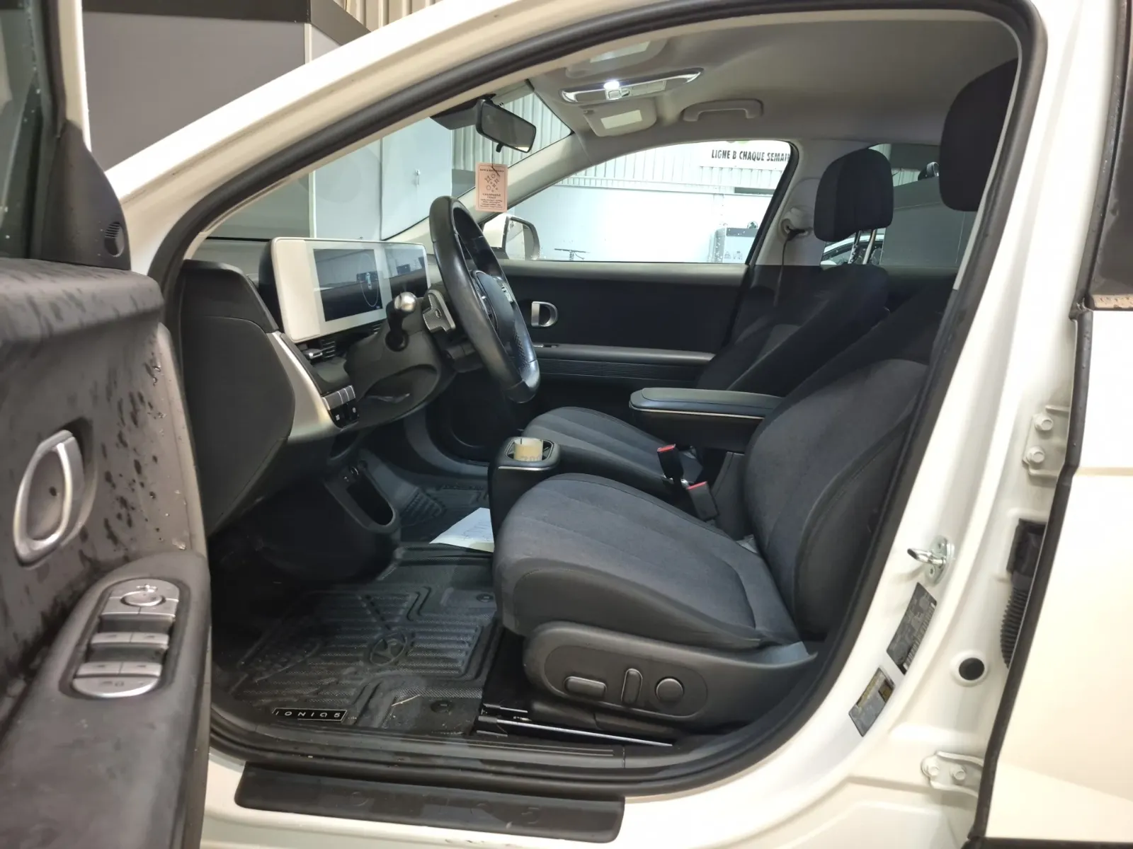 Front Interior Photo