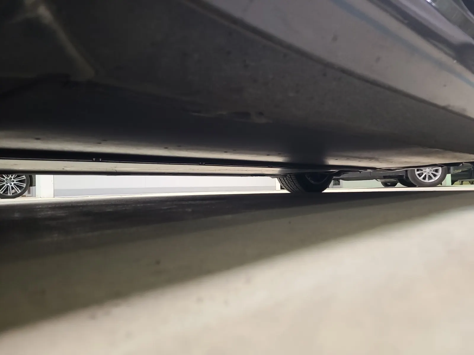 Undercarriage - Driver Photo