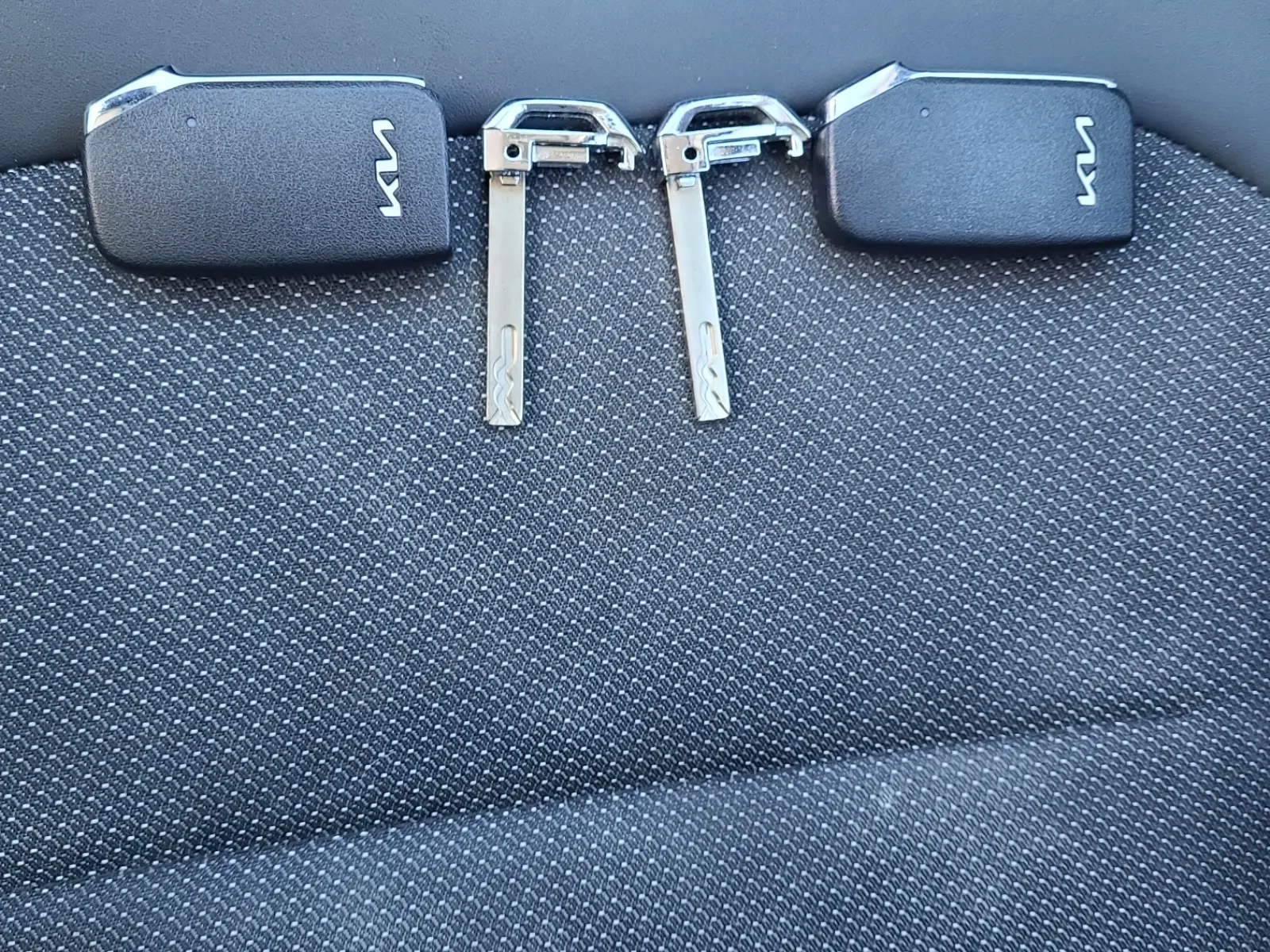 Keys/Fobs/Manual Photo