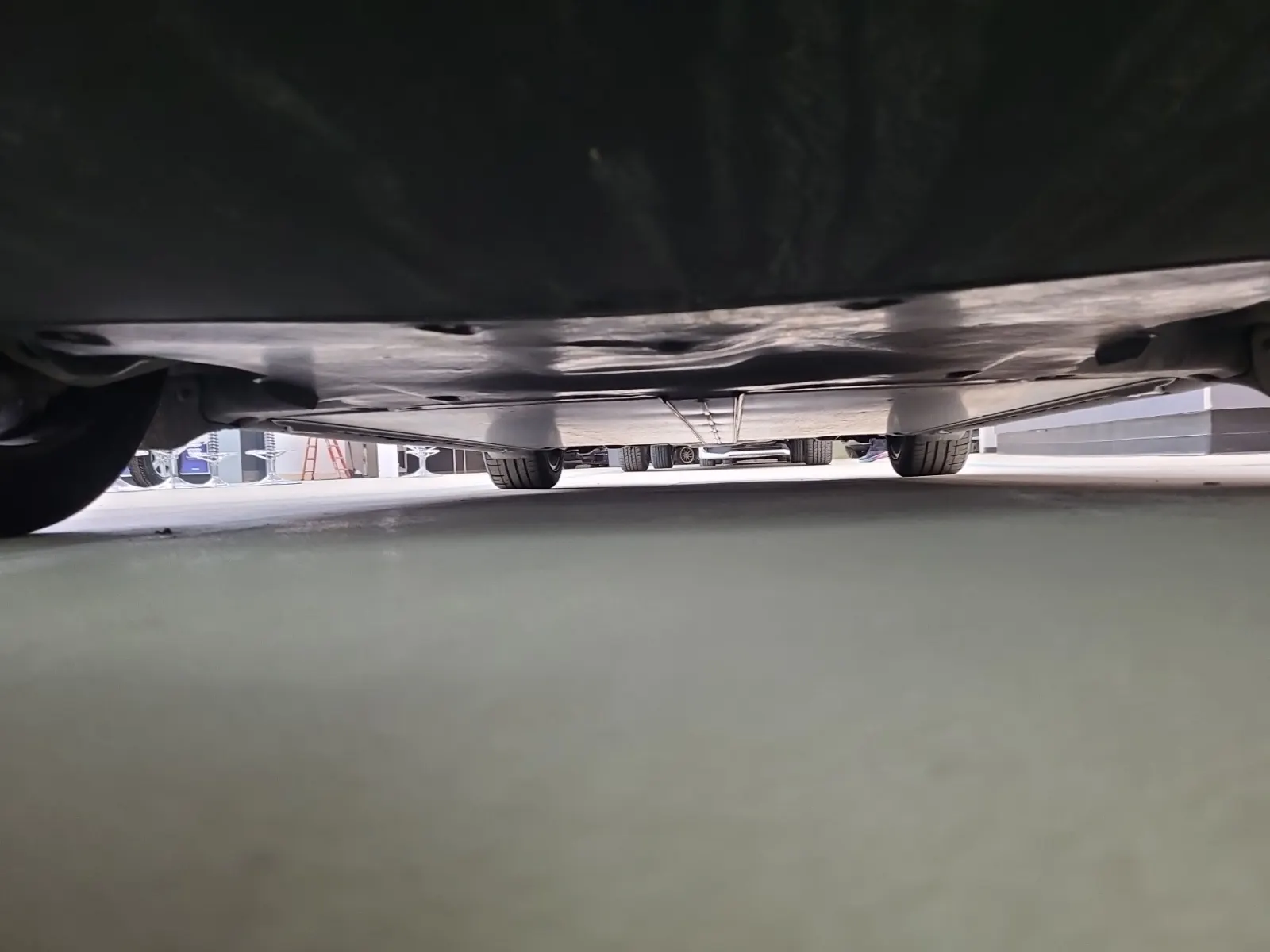 Undercarriage - Front Photo