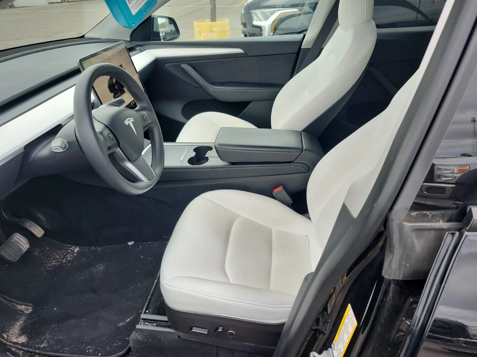 Front Interior Photo