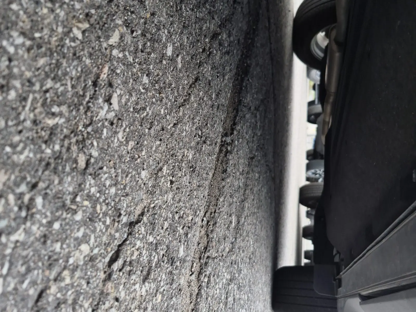 Undercarriage - Driver Photo
