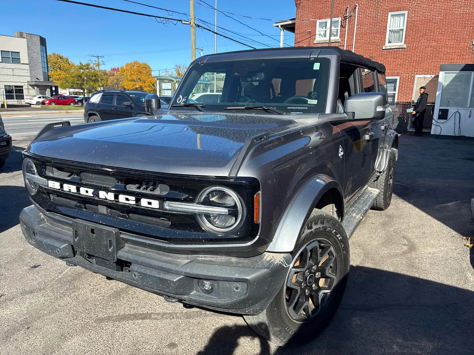 3/4 Front (Main image)