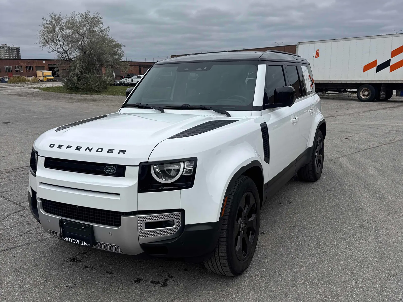 2023 Land Rover Defender