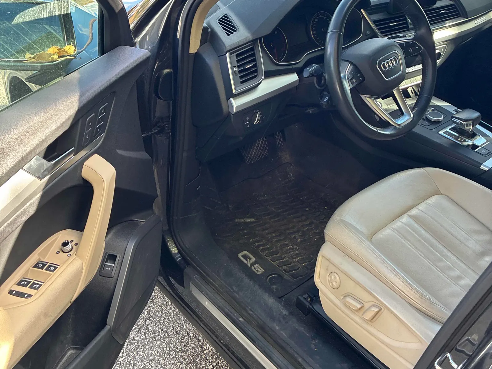Interior driver side
