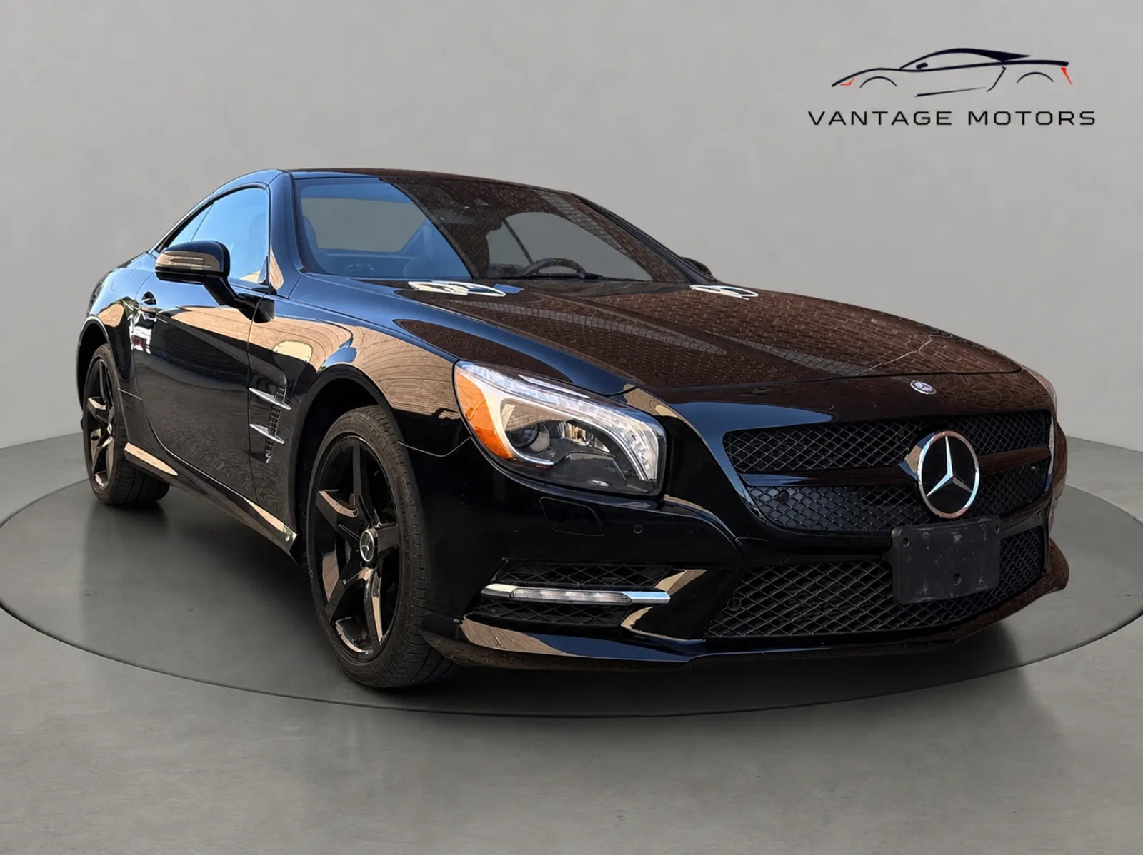 3/4 Front (Main image)