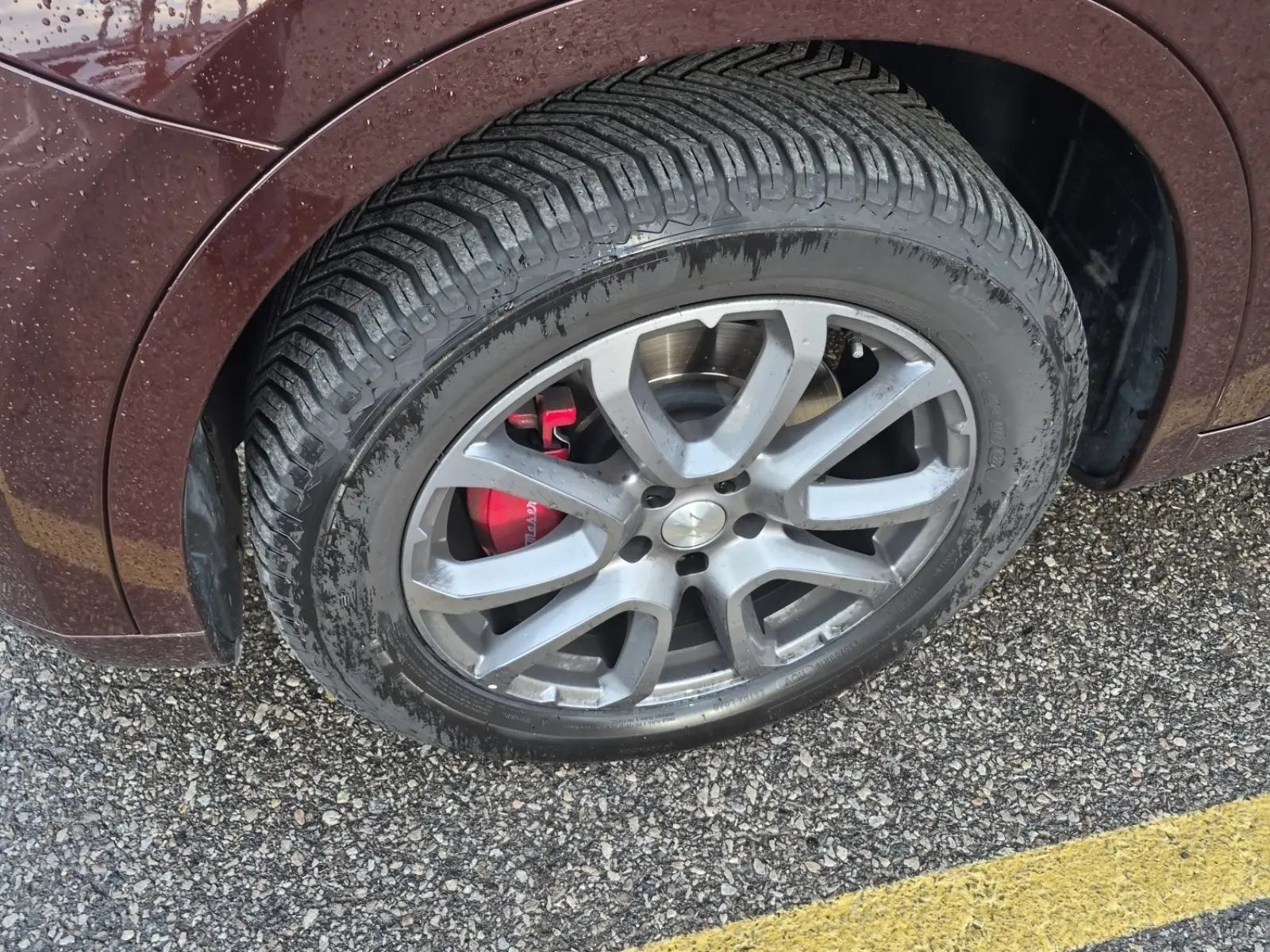 Front driver wheel/tire photo