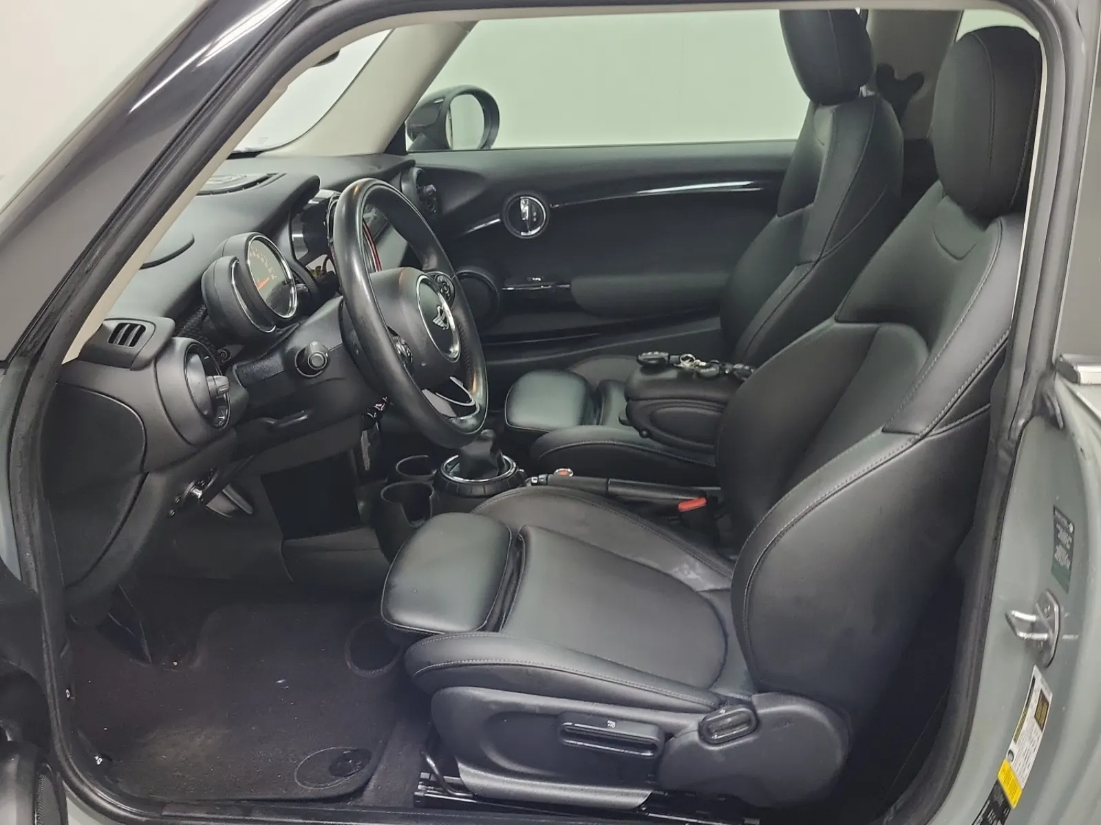 Front Interior Photo