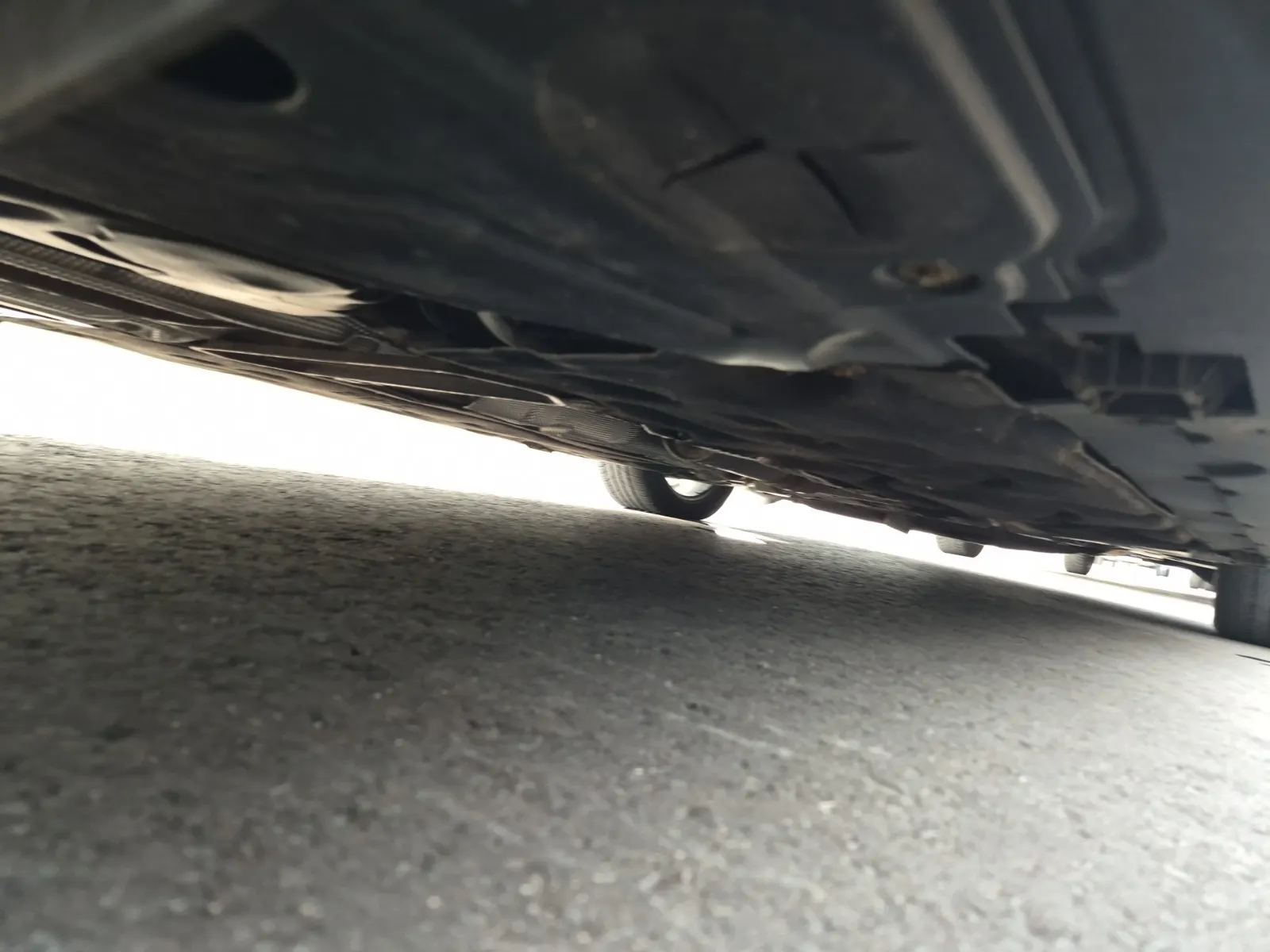 Undercarriage - Passenger Photo