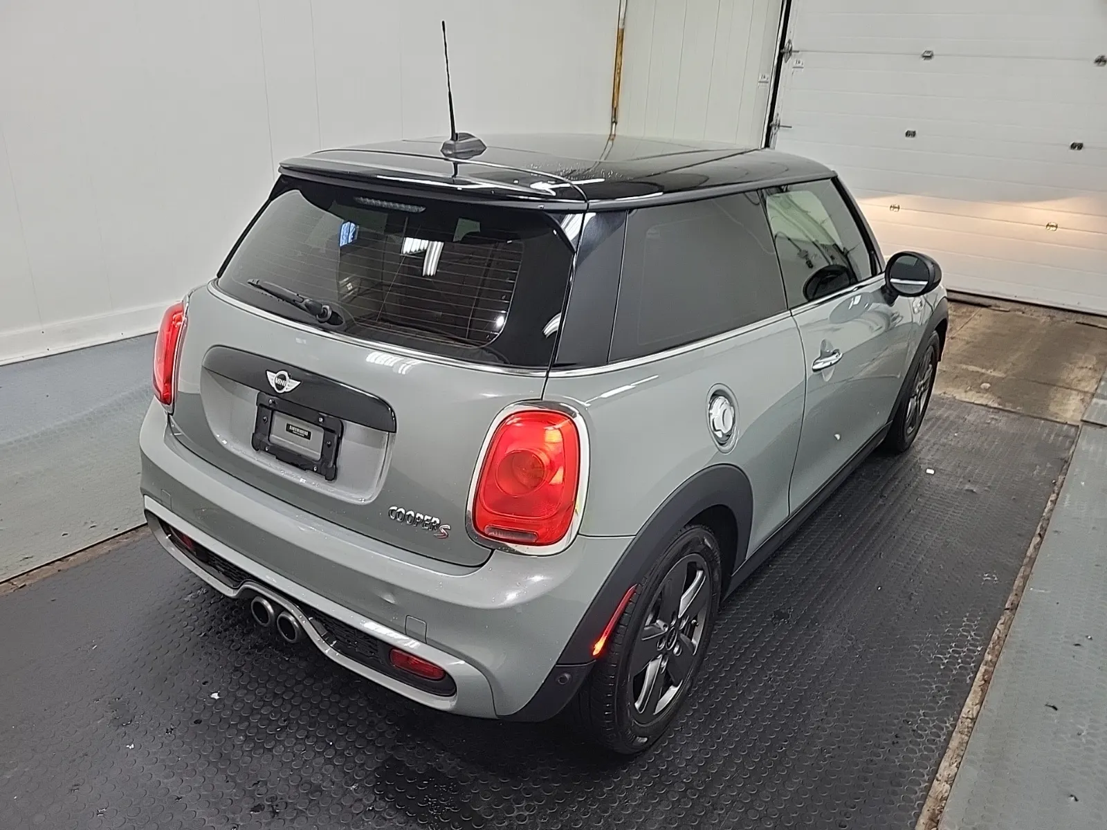 Passenger Rear 3/4 Photo