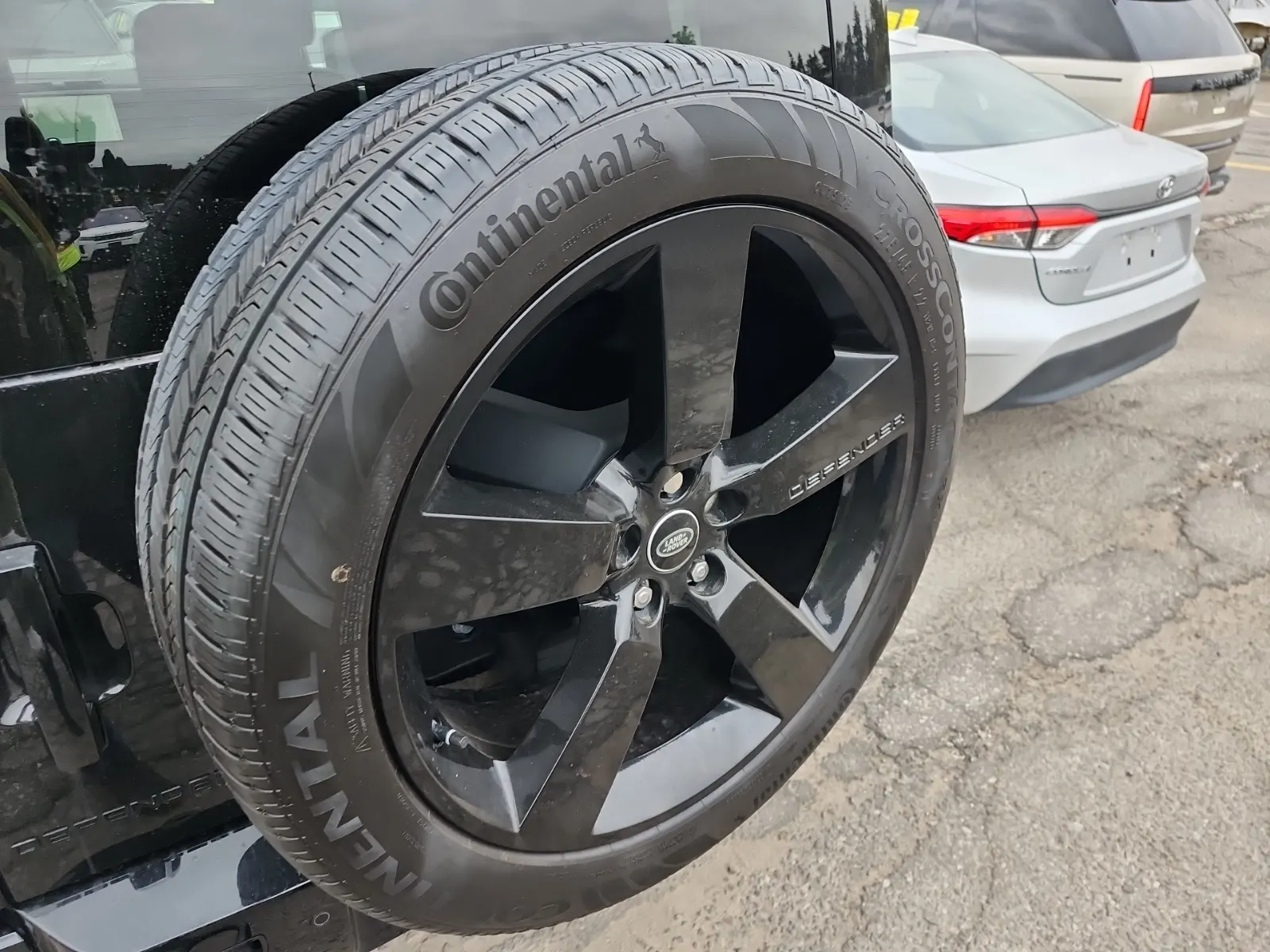 Spare Tire & Wheel Photo