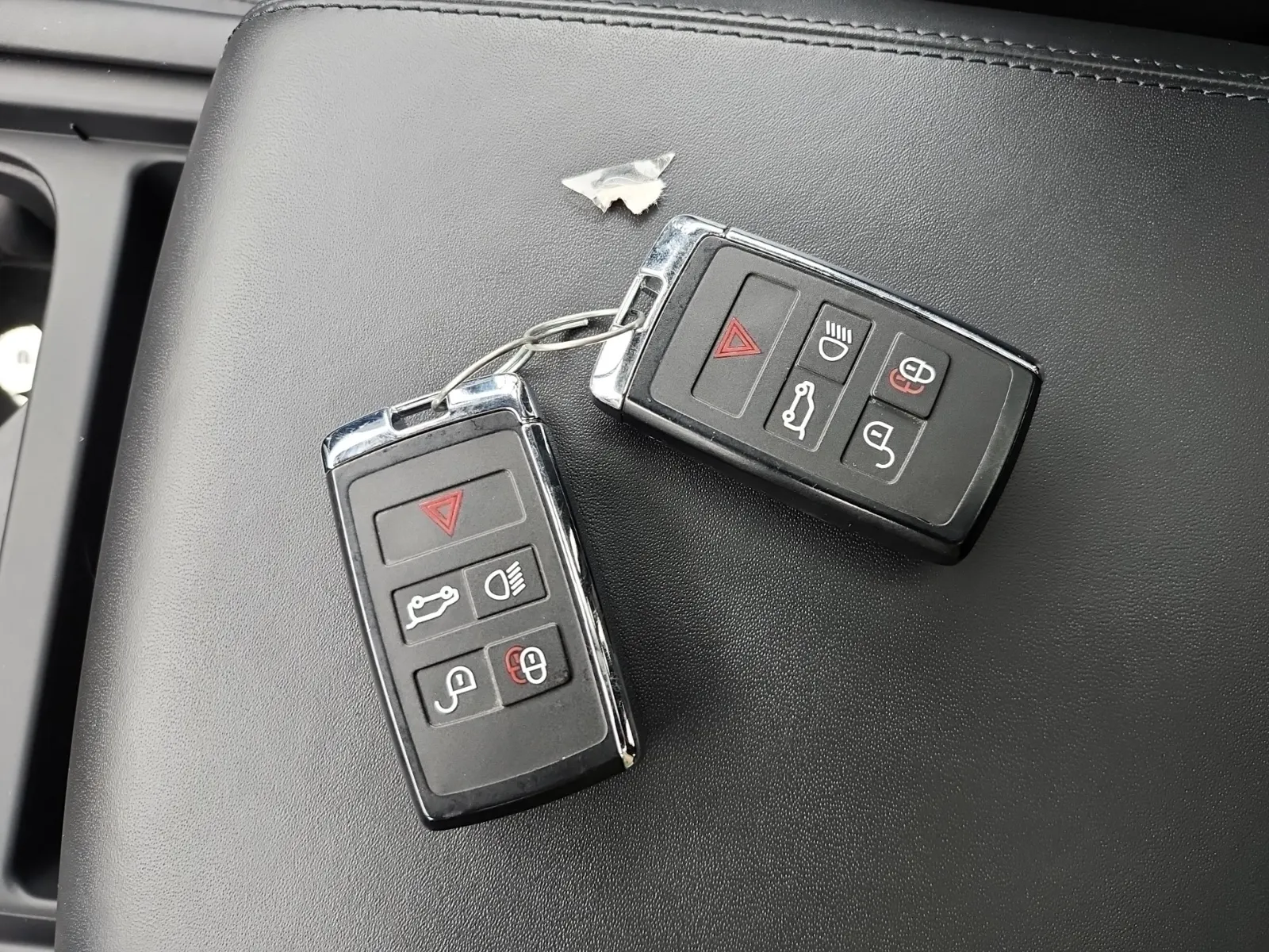 Keys/Fobs/Manual Photo