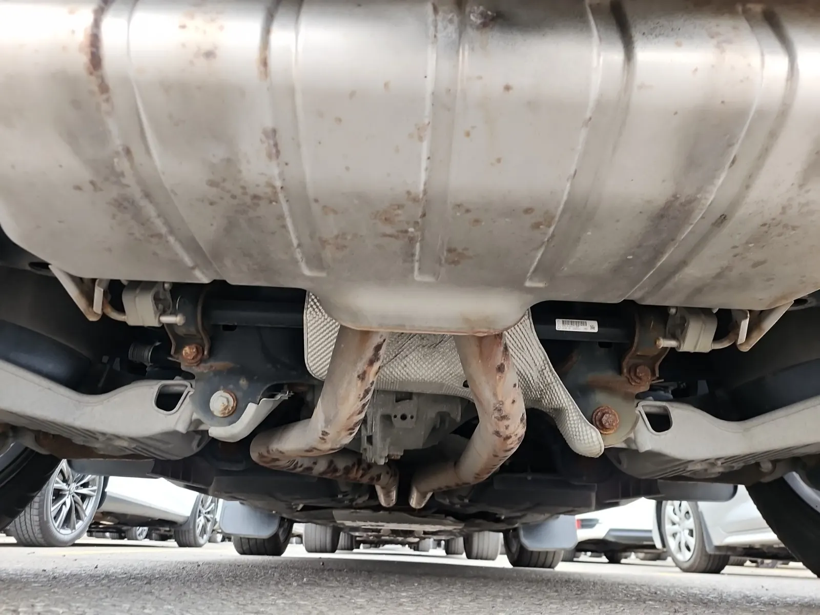 Undercarriage - Rear Photo