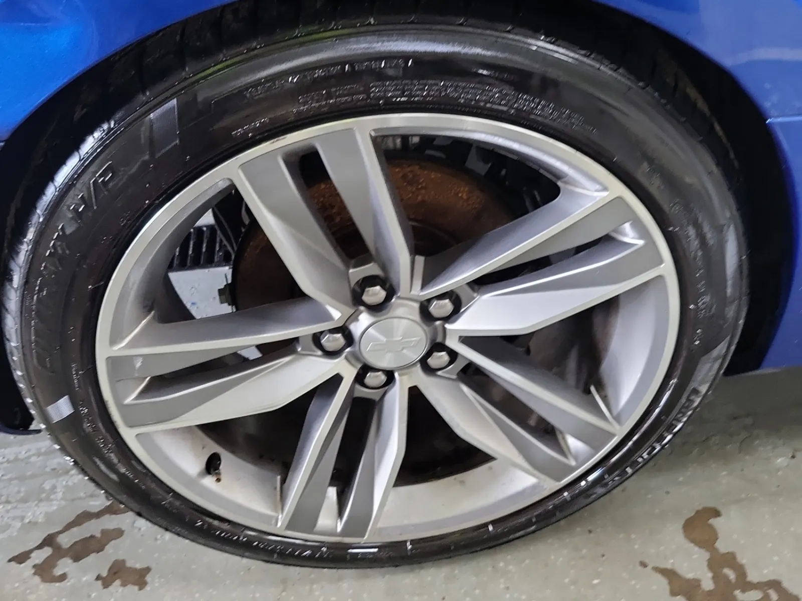 Right Rear Wheel/Tire Photo