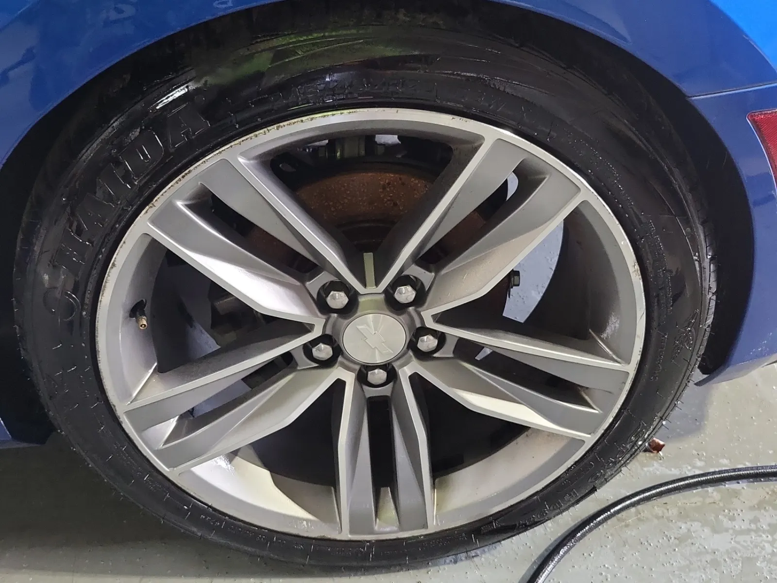 Left Rear Wheel/Tire Photo