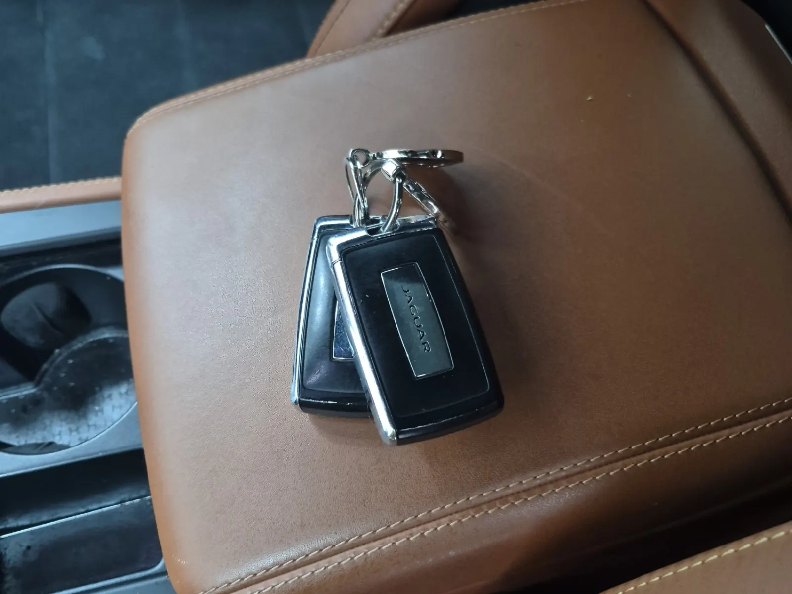 Keys/Fobs/Manual Photo