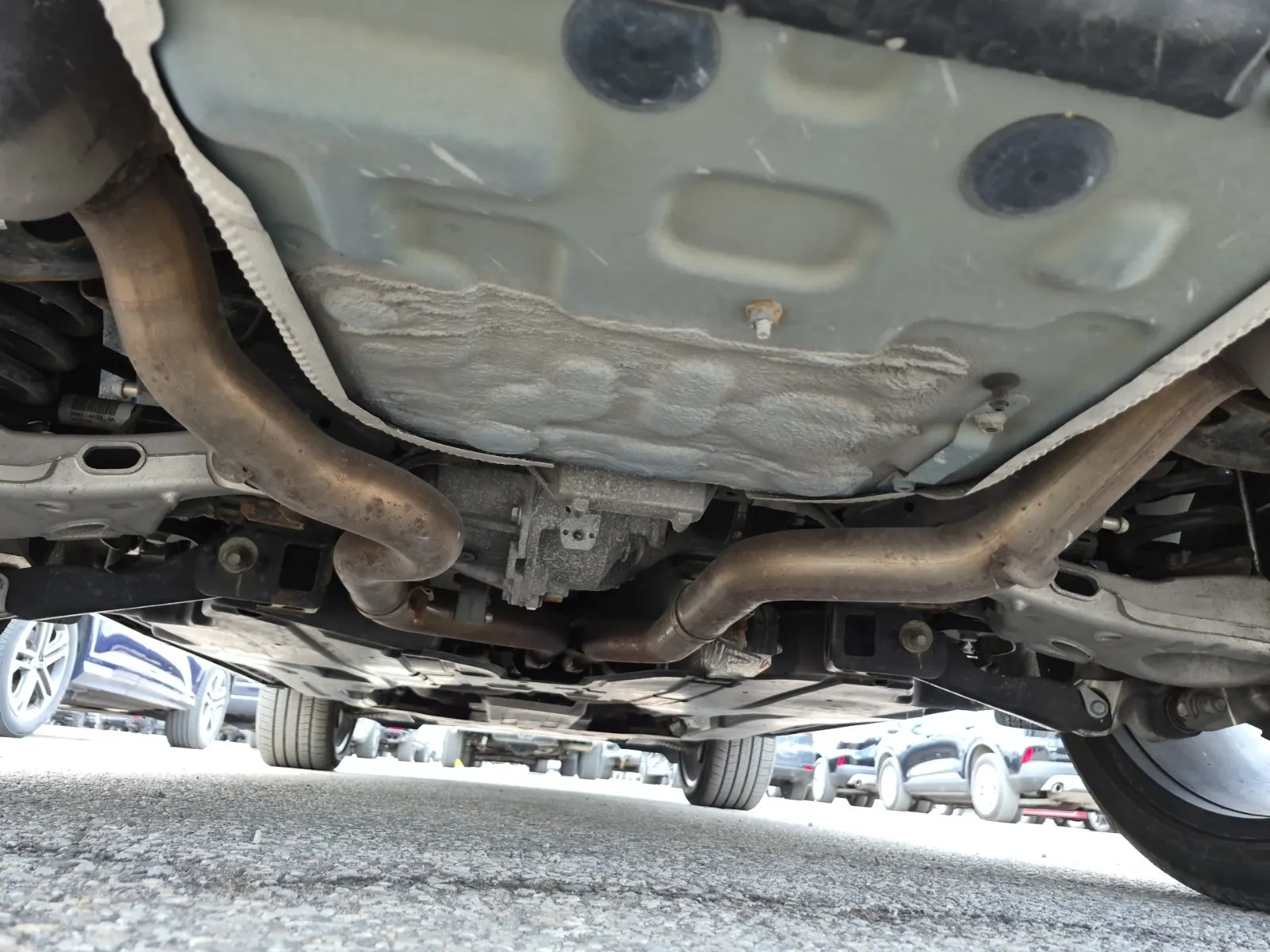 Undercarriage - Rear Photo