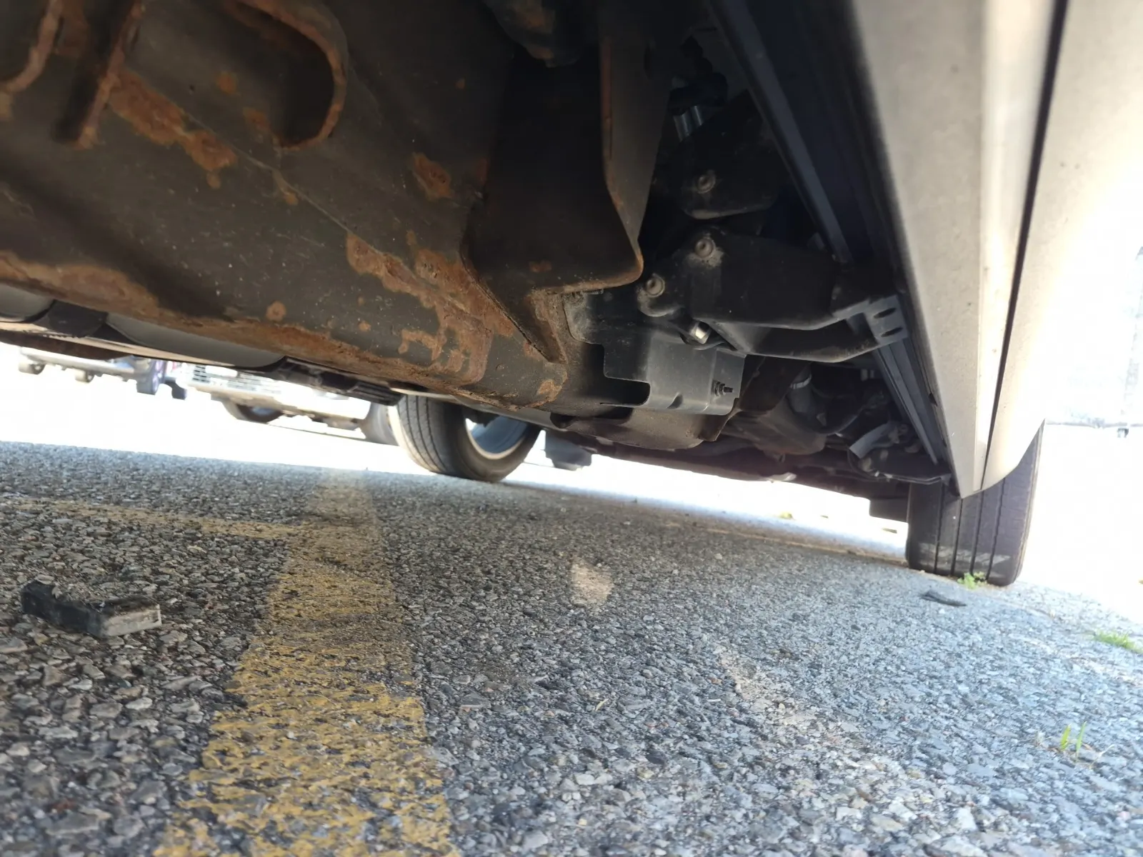 Undercarriage - Passenger Photo