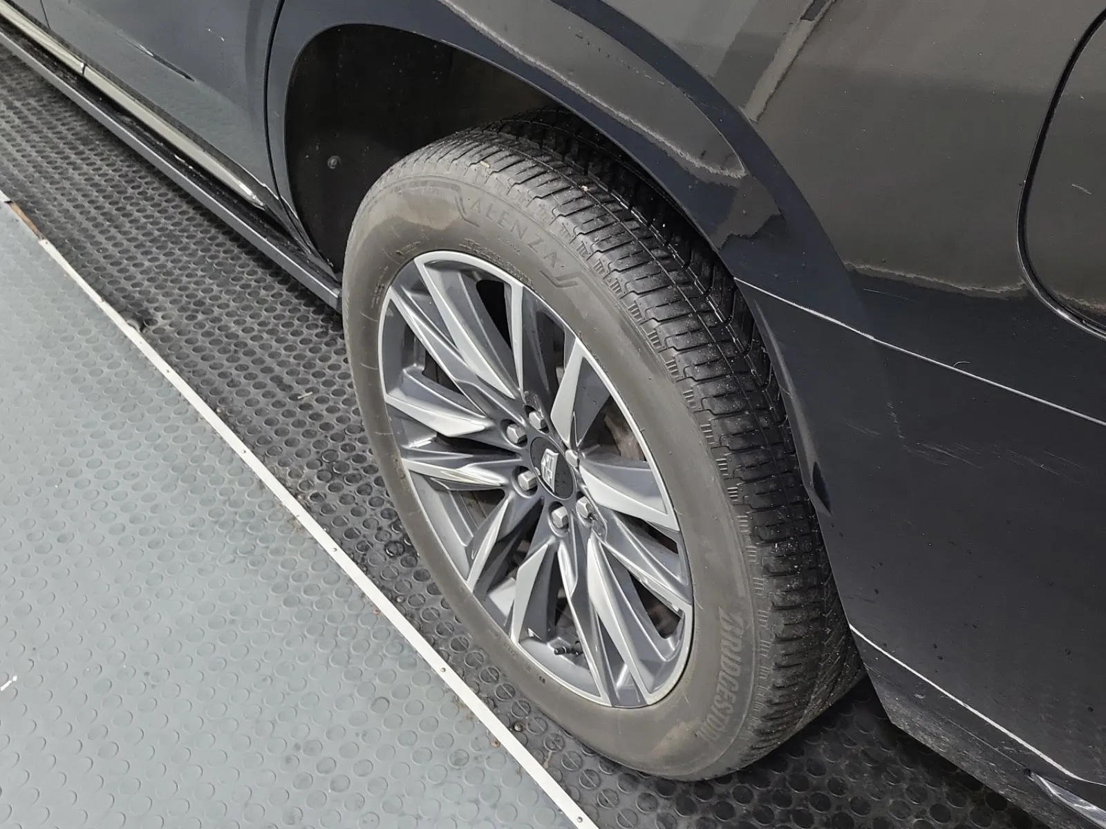 Left Rear Wheel/Tire Photo