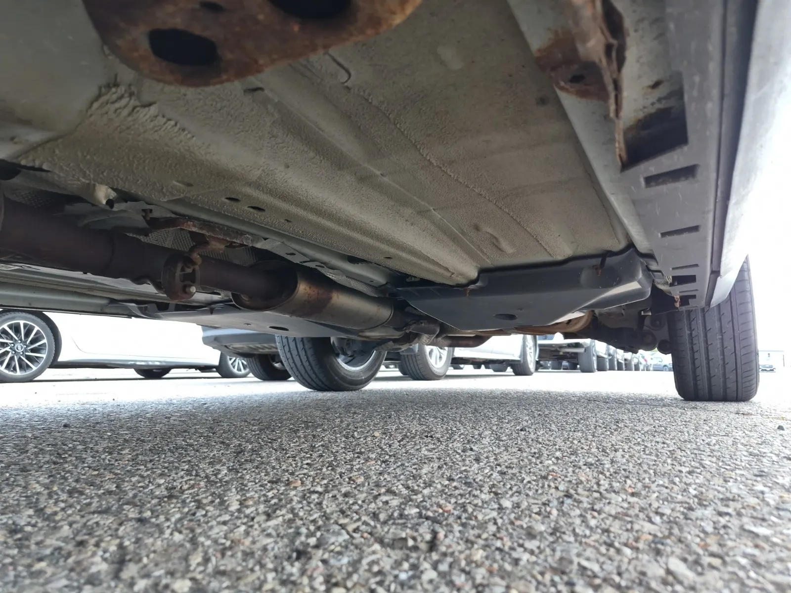 Undercarriage - Driver Photo