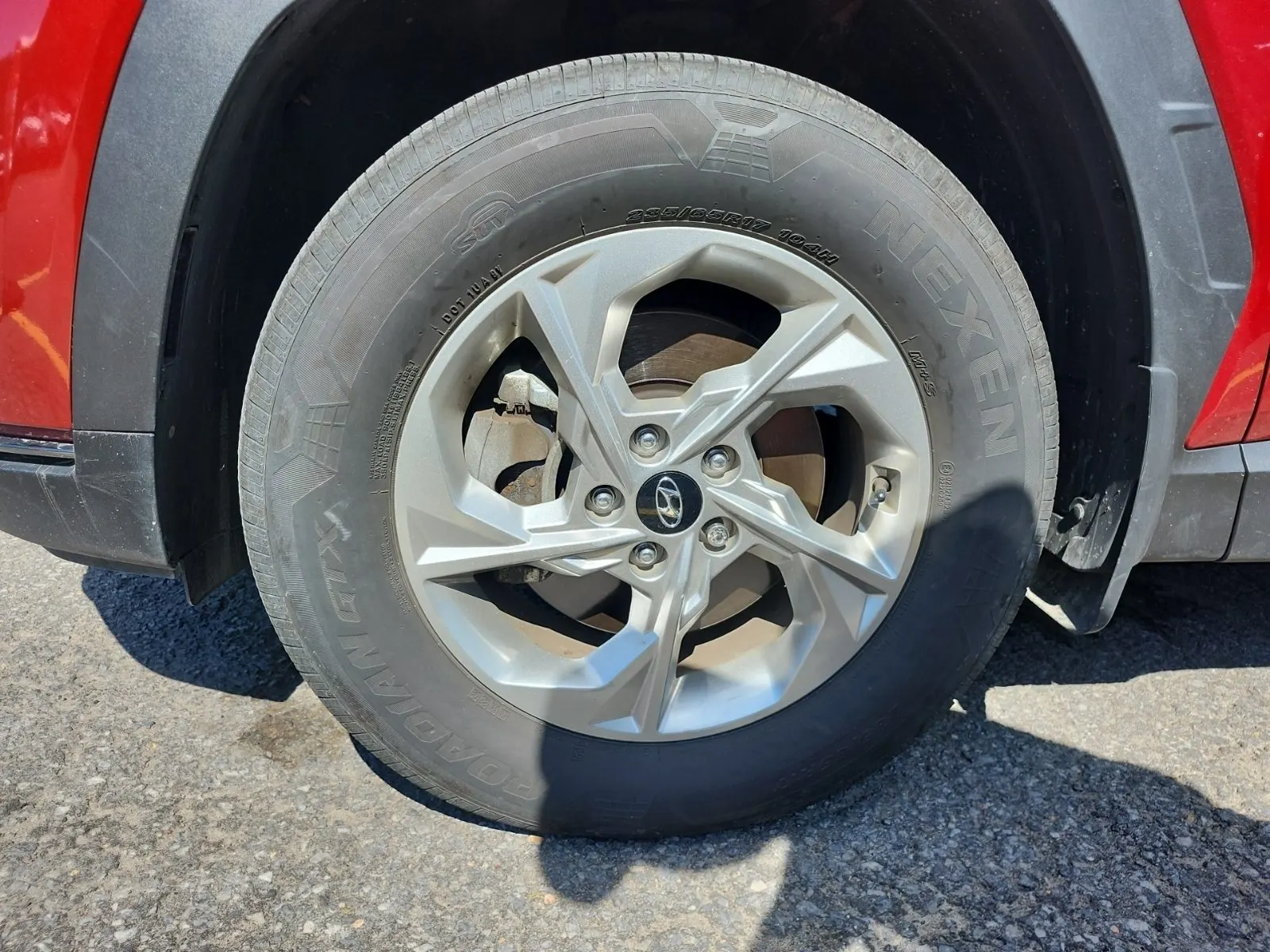 Front driver wheel/tire photo