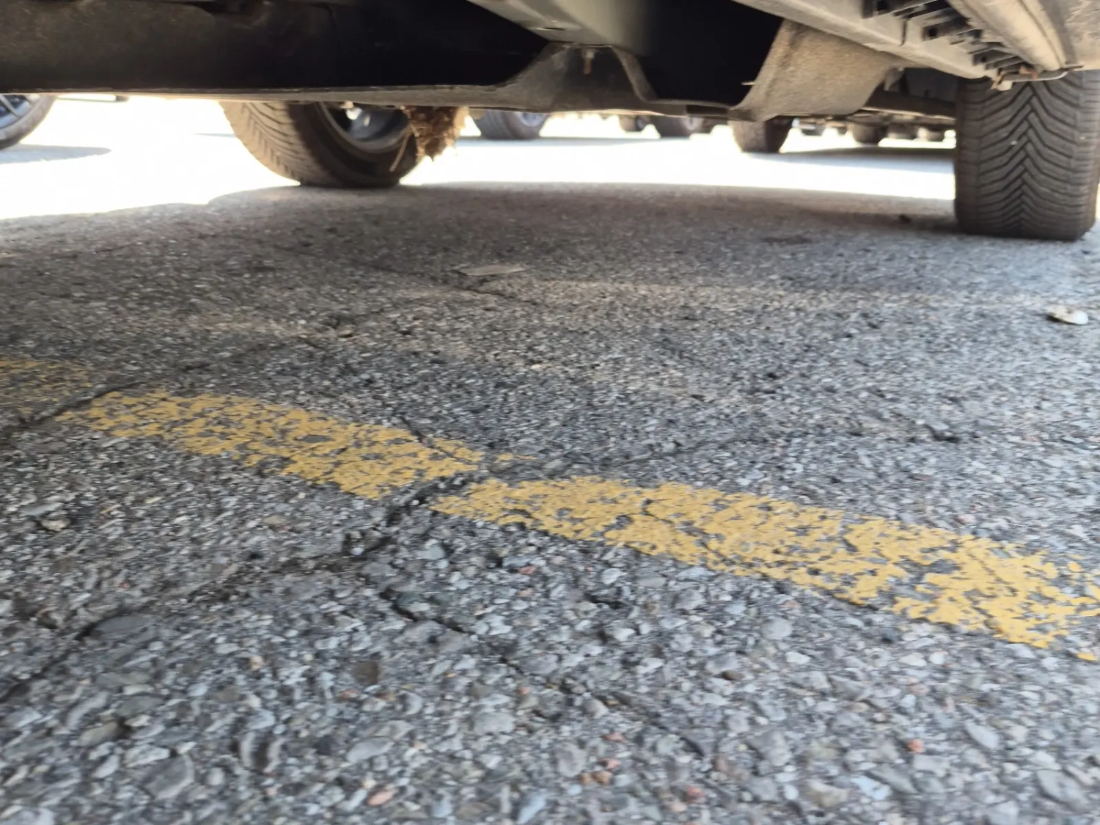 Undercarriage - Passenger Photo