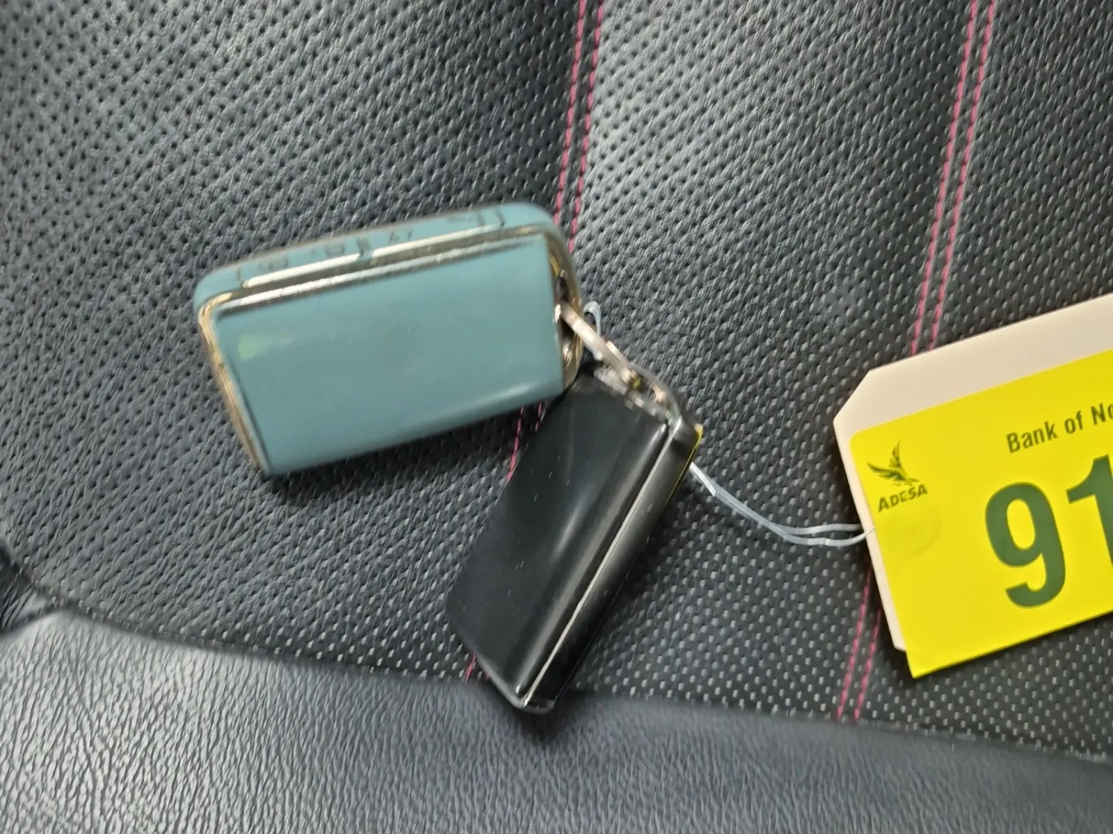 Keys/Fobs/Manual Photo