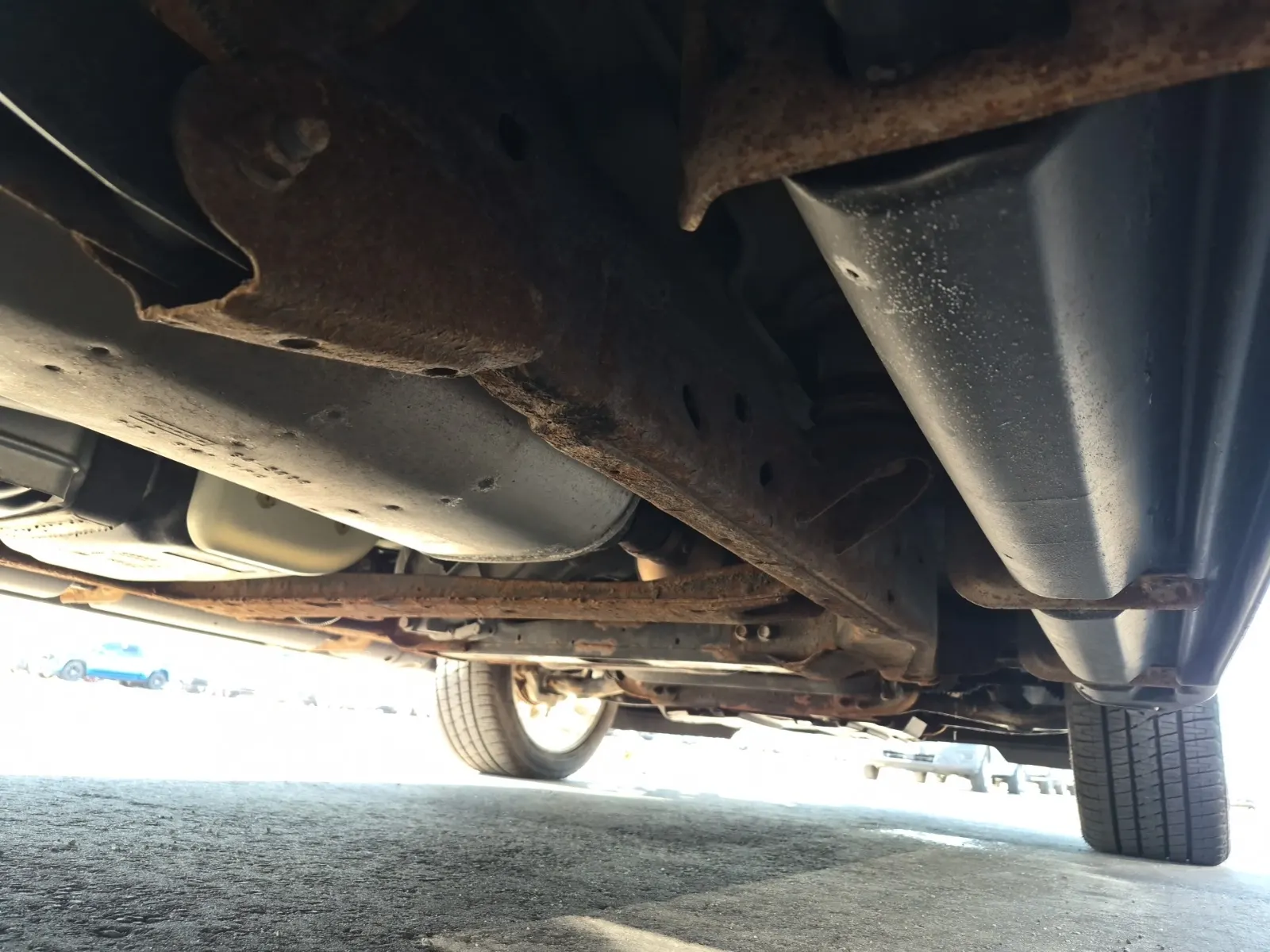 Undercarriage - Passenger Photo