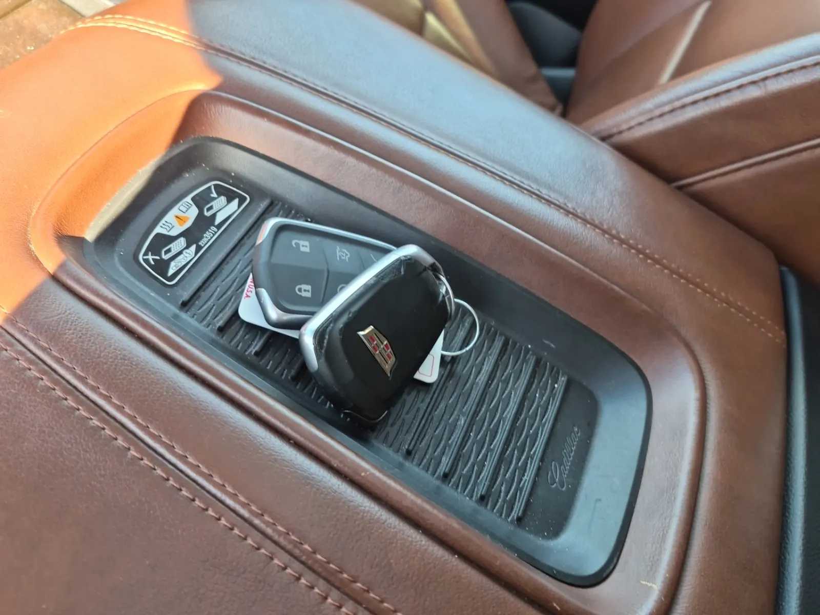 Keys/Fobs/Manual Photo