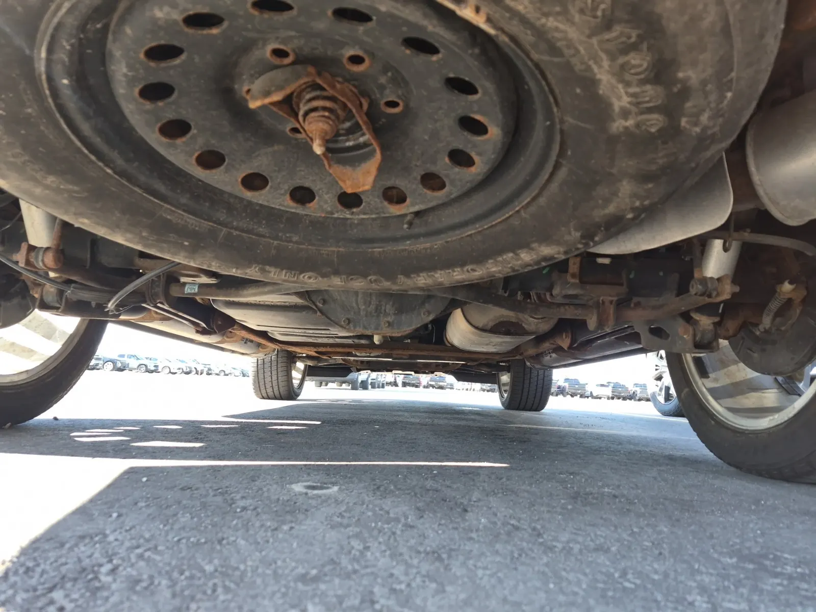 Undercarriage - Rear Photo