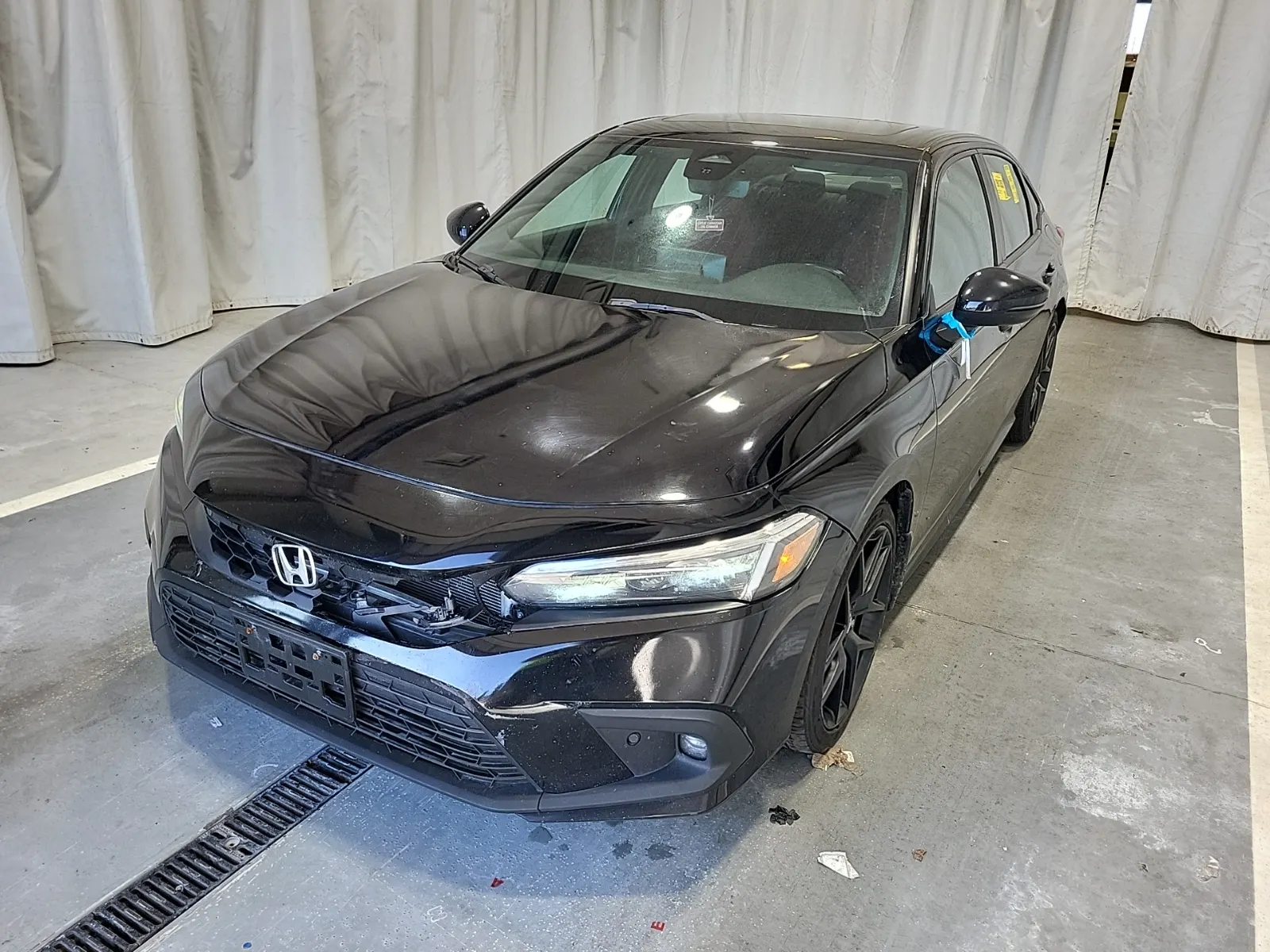 Front driver 3/4 photo