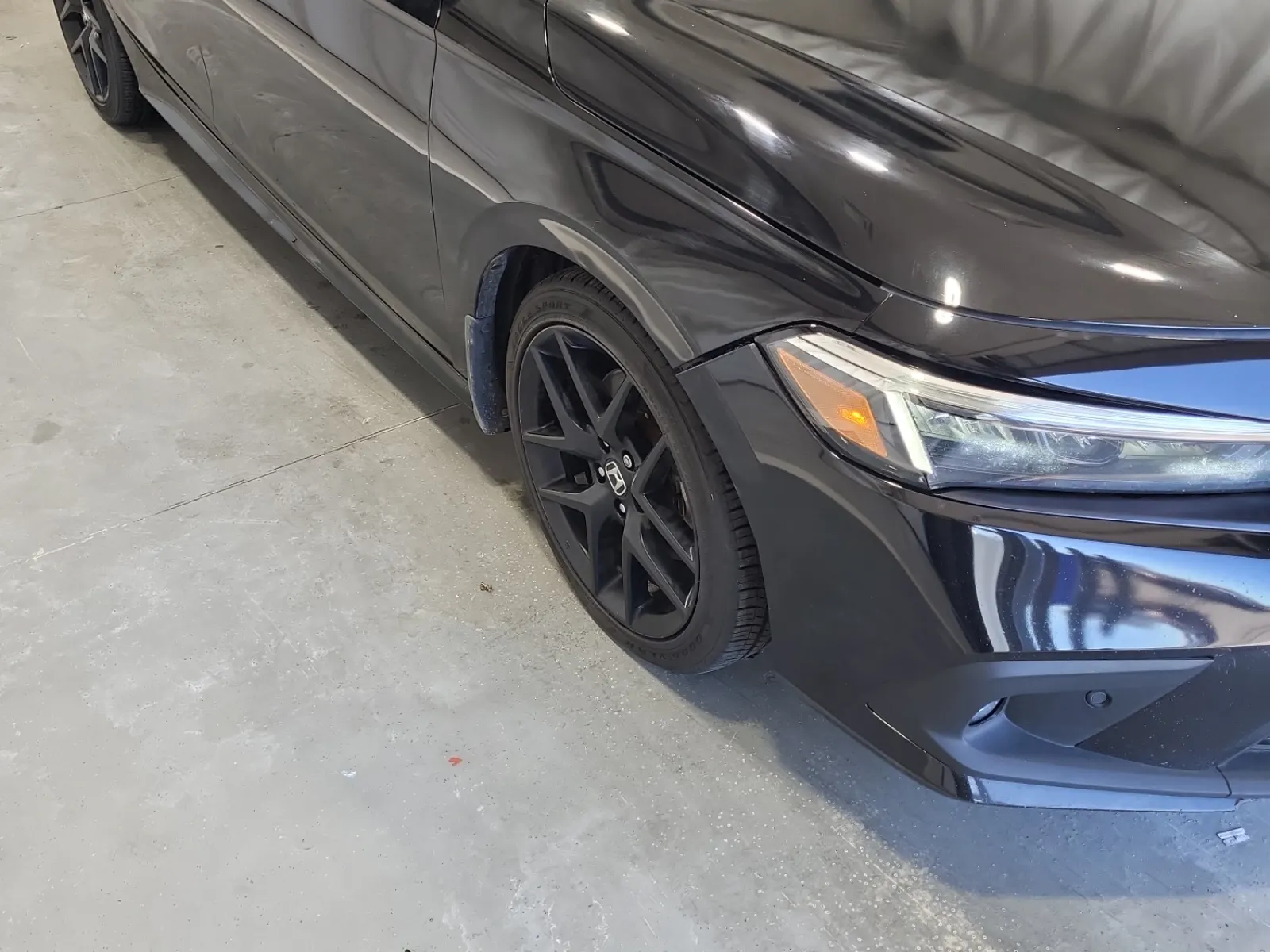 Right Front Wheel/Tire Photo