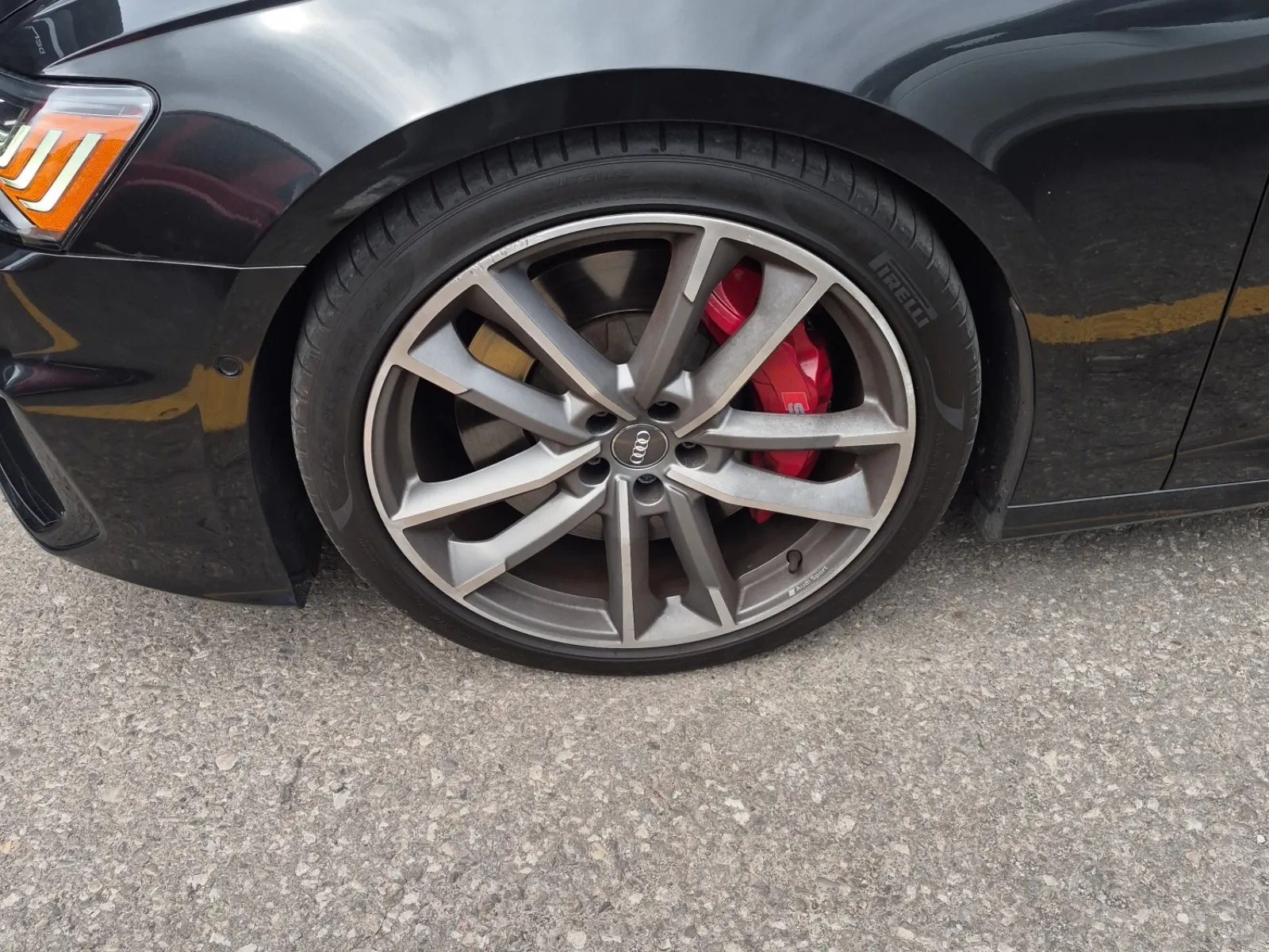 Front driver wheel/tire photo