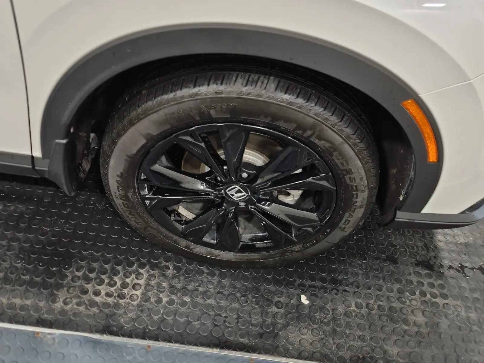 Right Front Wheel/Tire Photo
