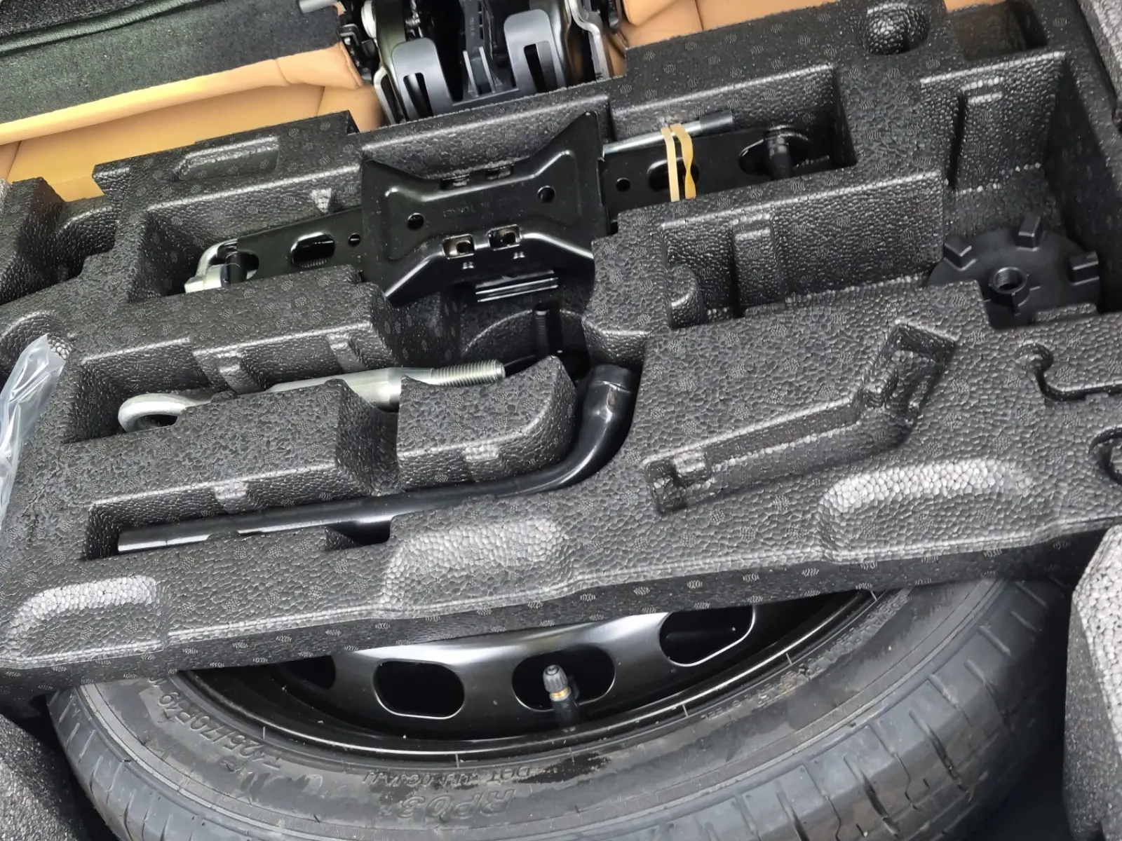 Spare Tire & Wheel Photo
