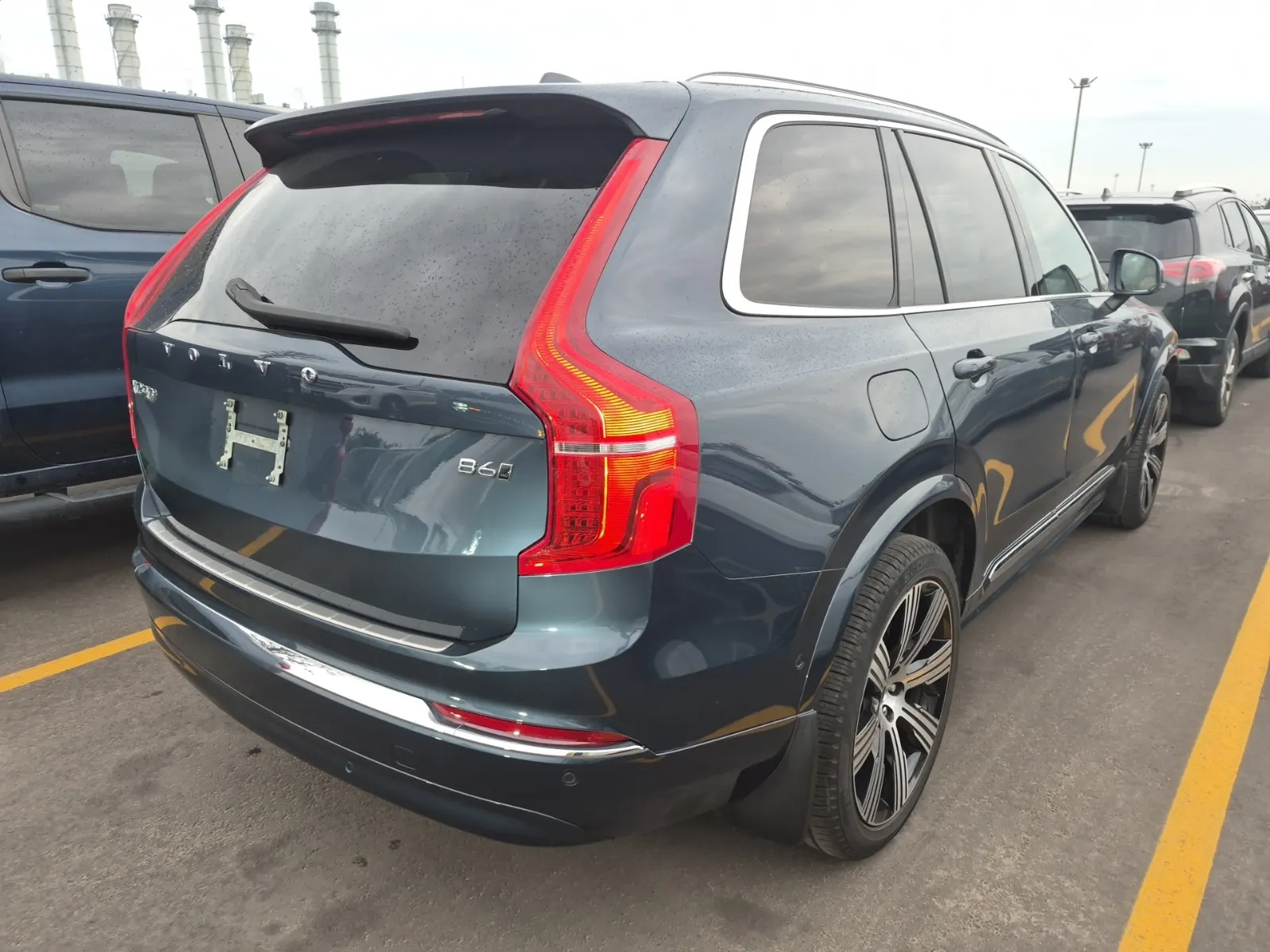 Passenger Rear 3/4 Photo