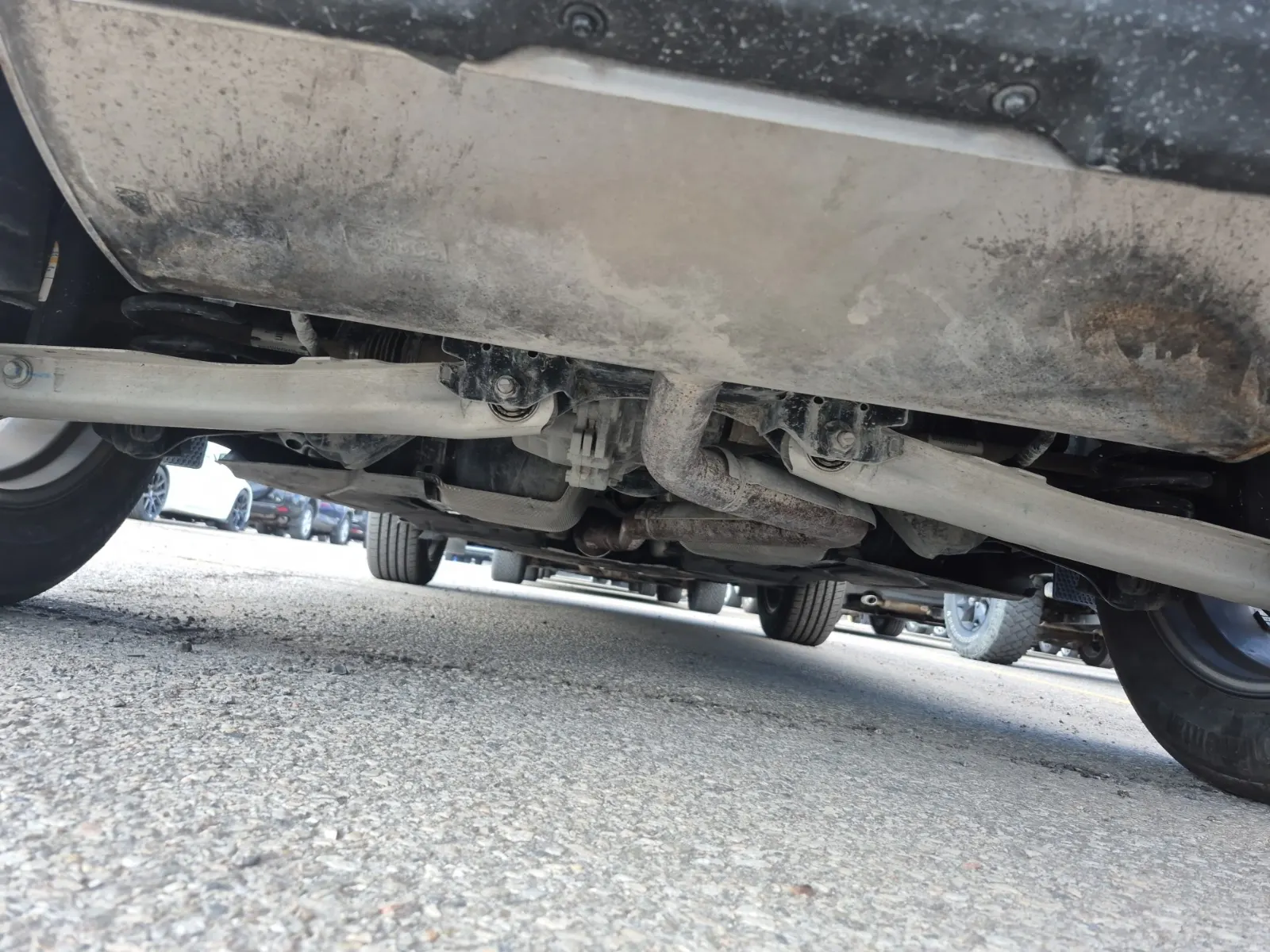Undercarriage - Rear Photo