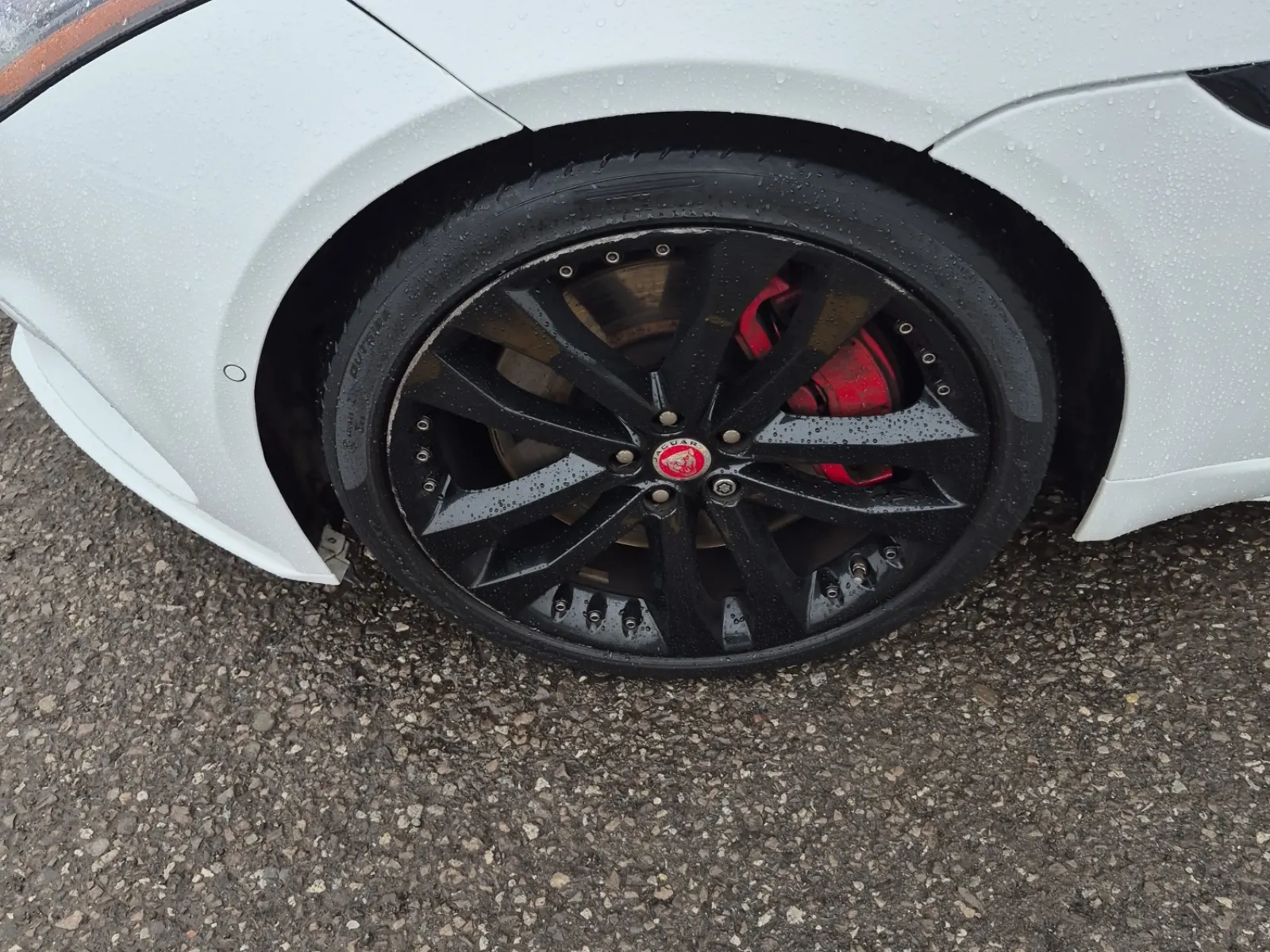 Front driver wheel/tire photo