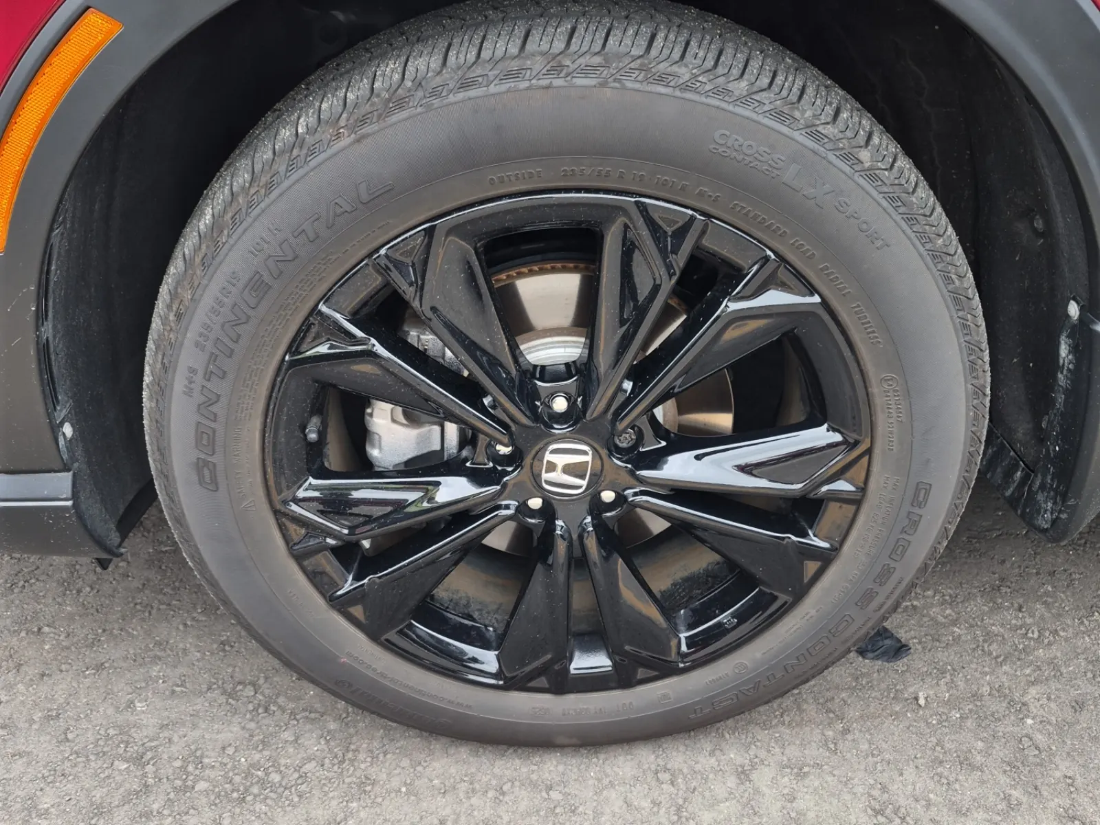 Front driver wheel/tire photo