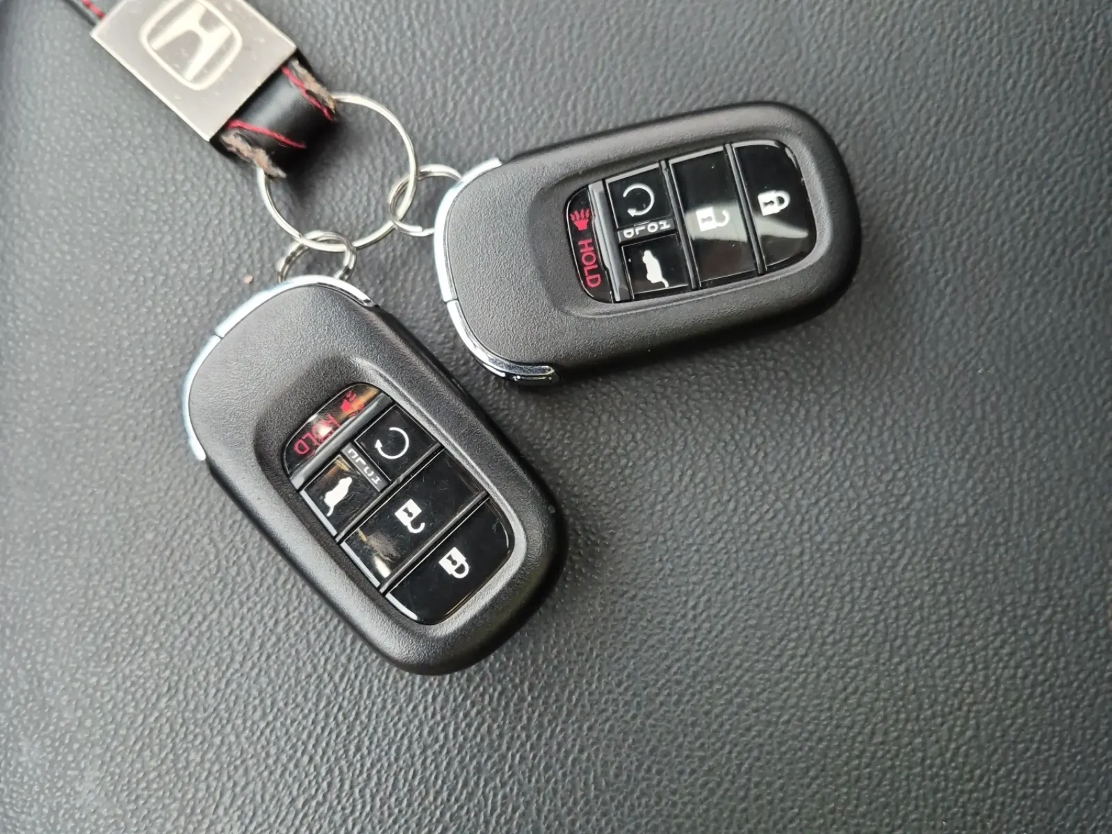 Keys/Fobs/Manual Photo