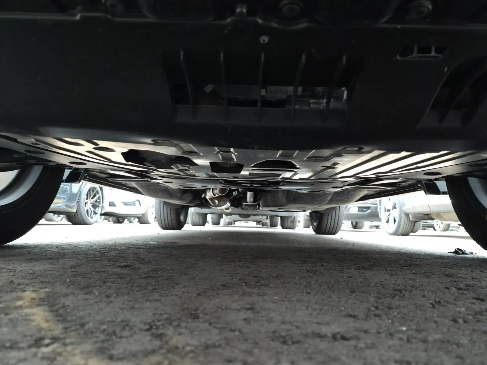Undercarriage - Front Photo