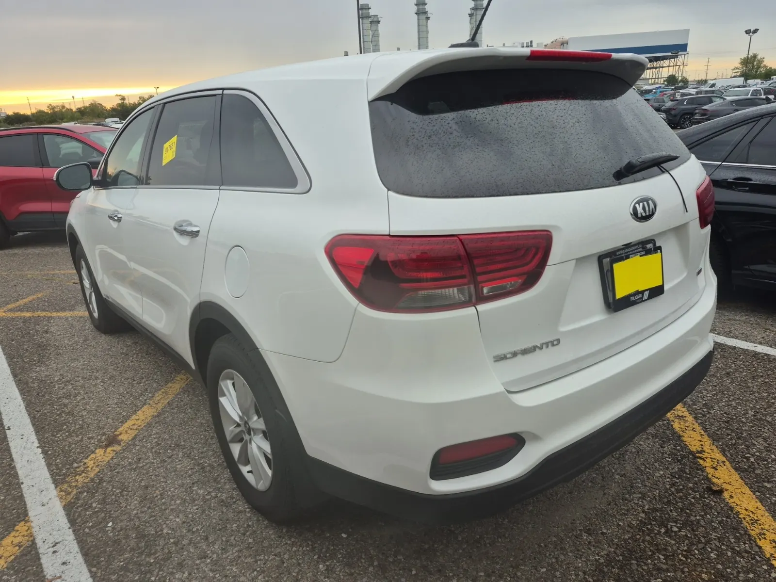 Driver Rear 3/4 Photo
