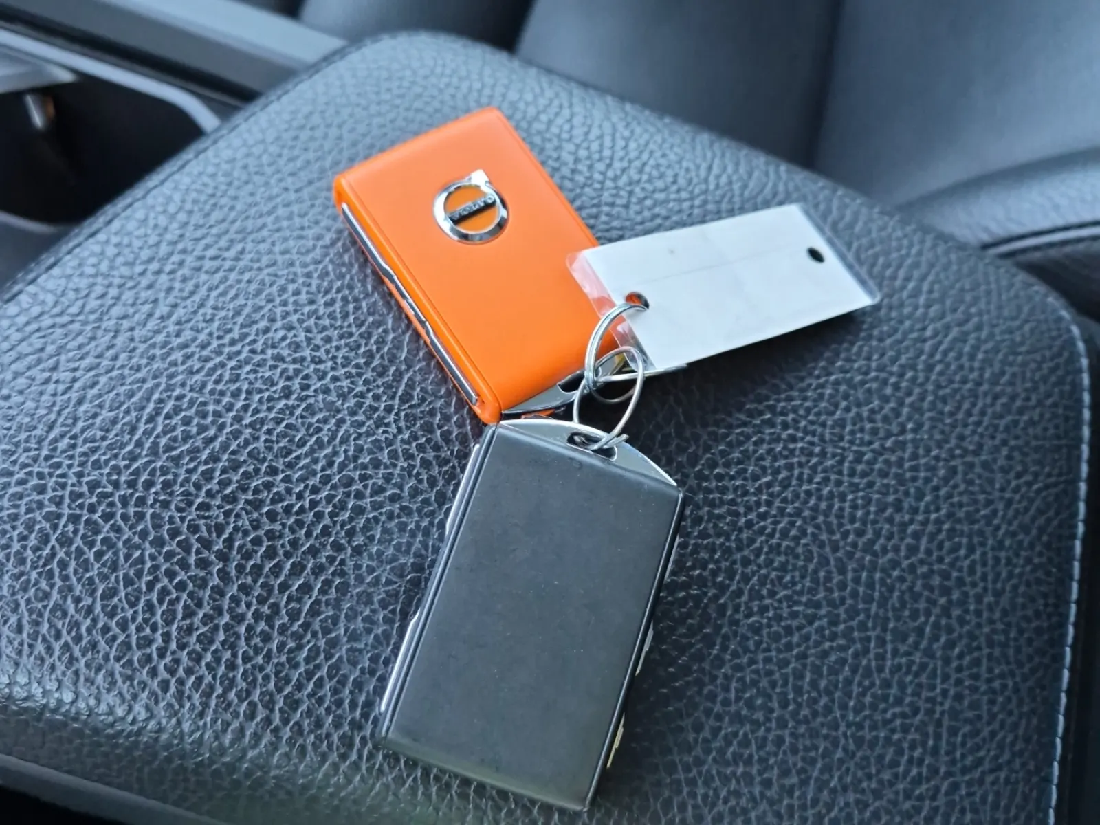 Keys/Fobs/Manual Photo