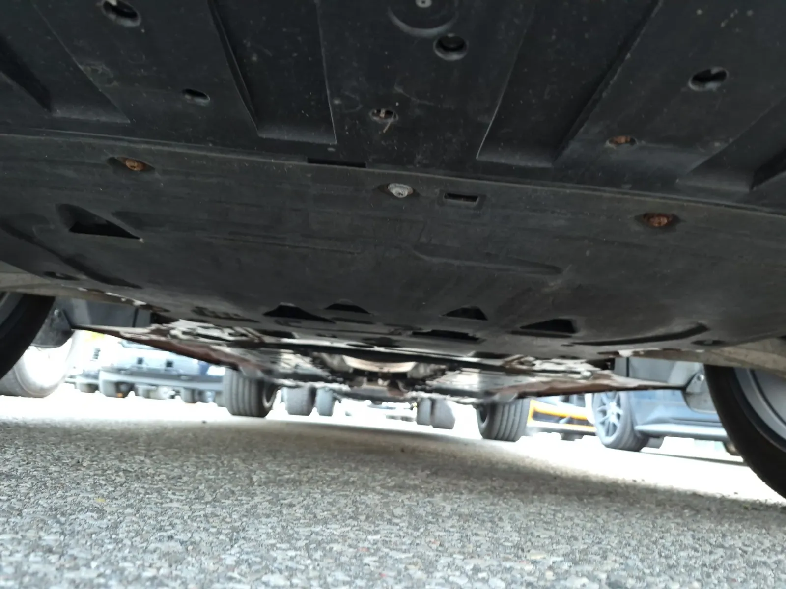 Undercarriage - Front Photo